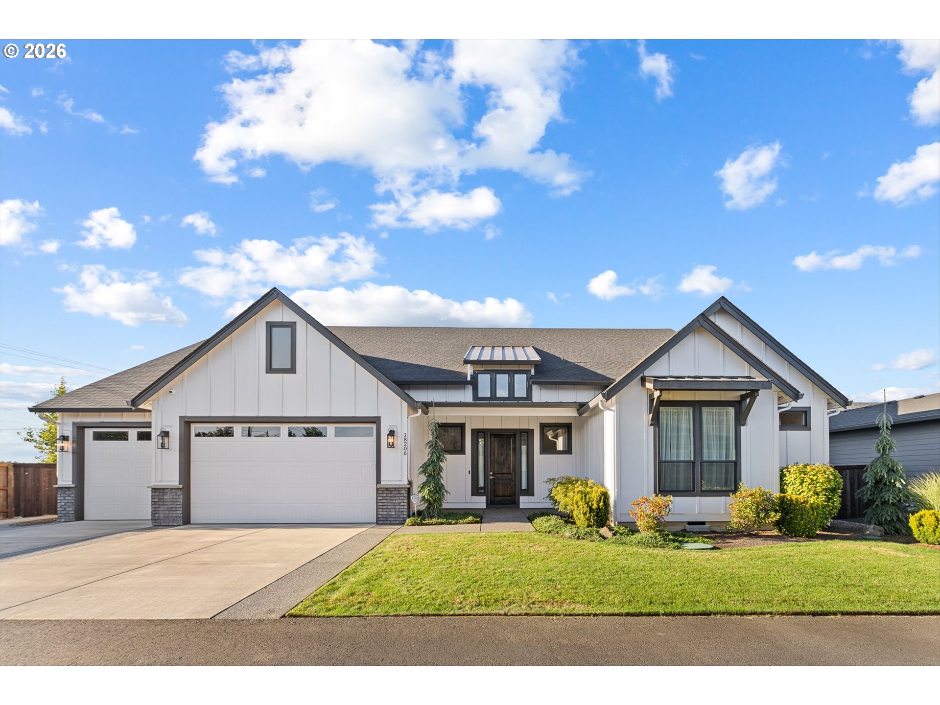 18206 Ne 87th Way Property Photo 1