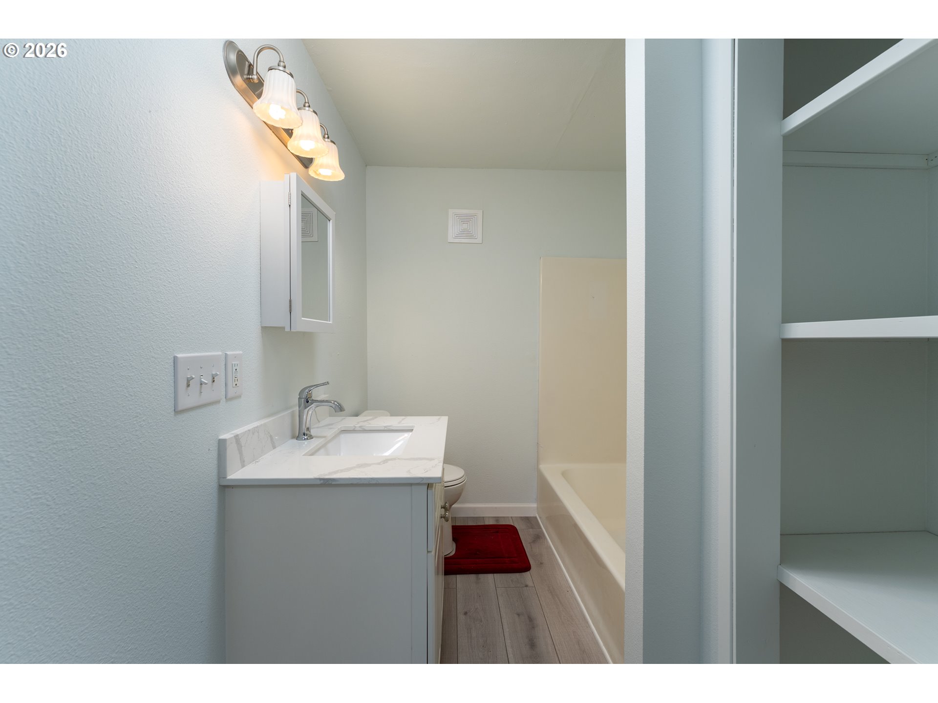2340 Kelso Dr Property Photo 32