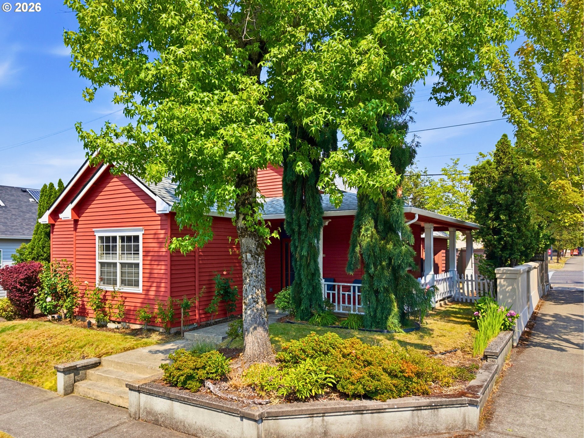 1012 Ne Multnomah Dr Property Photo 1