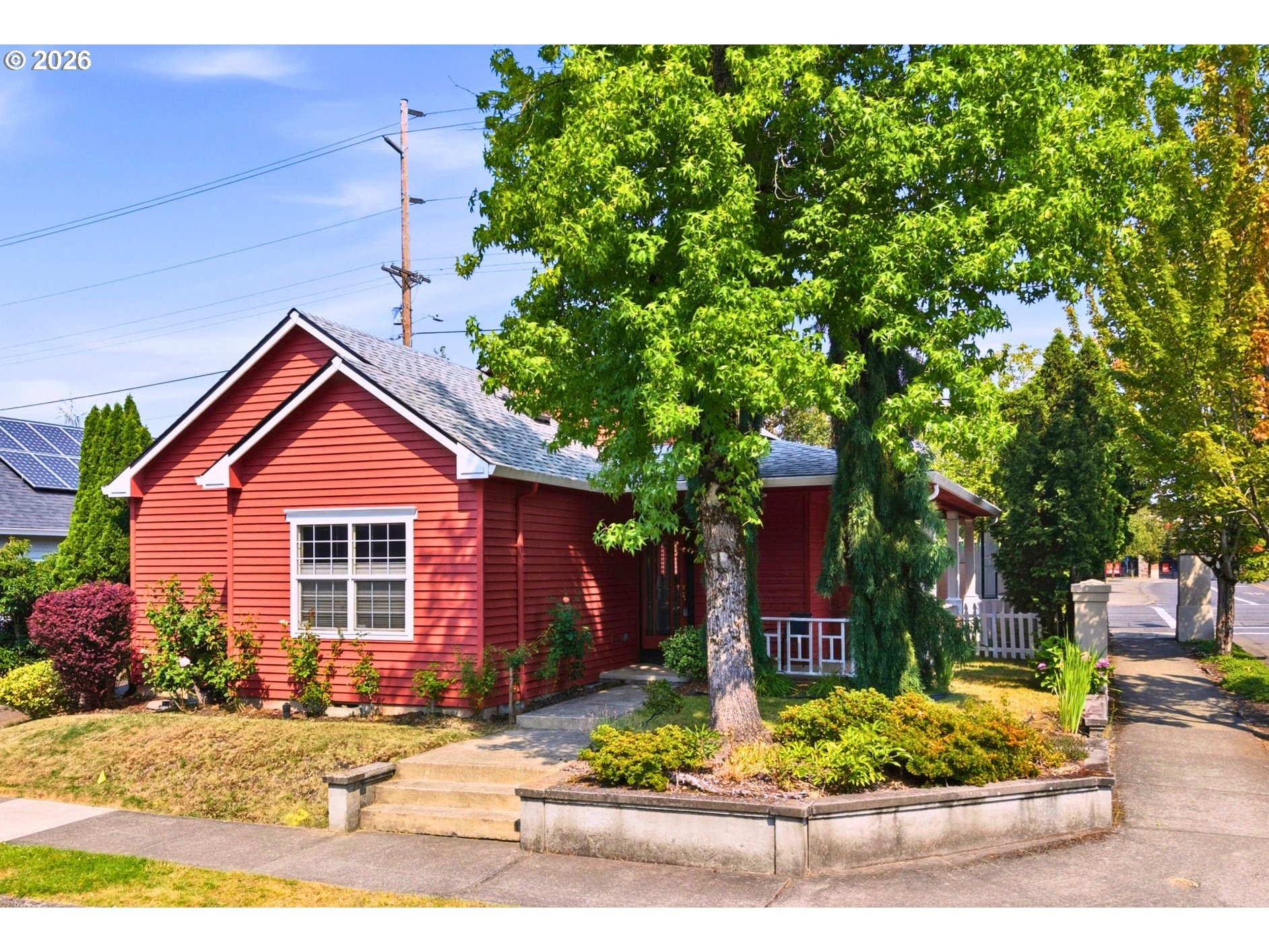 1012 Ne Multnomah Dr Property Photo 1