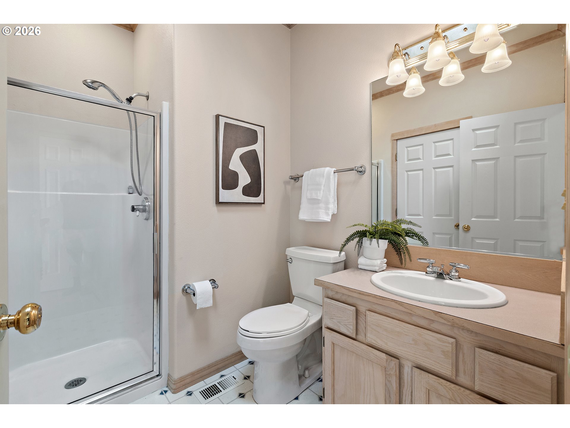 1012 Ne Multnomah Dr Property Photo 17