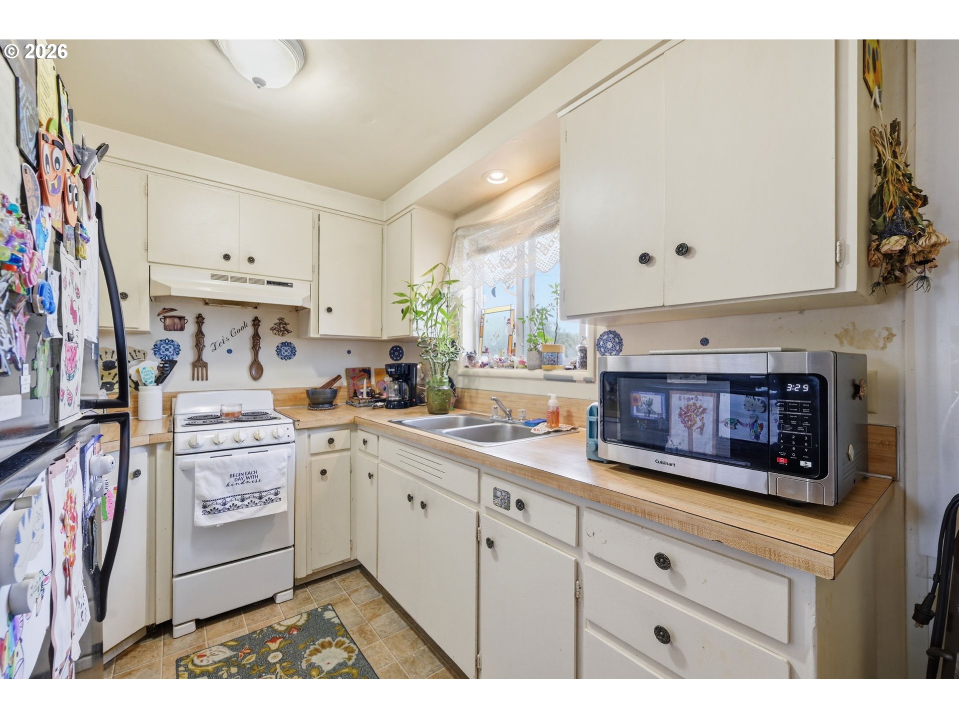 5104 E St Property Photo 9