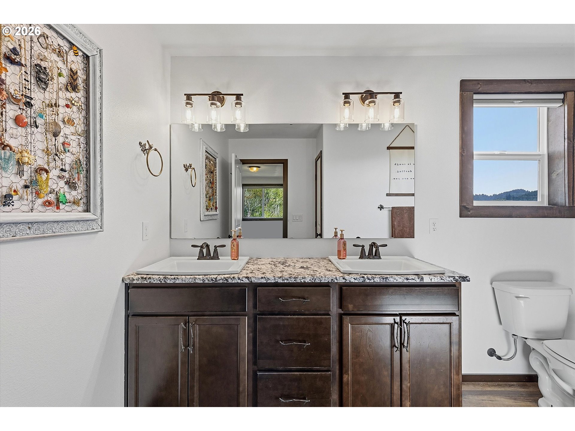 15075 Belair Rd Property Photo 17