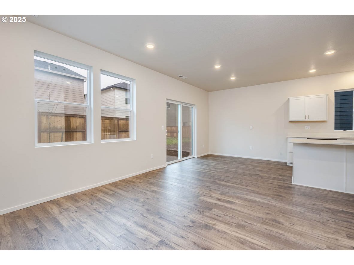 467 Pietro Ne Property Photo 4