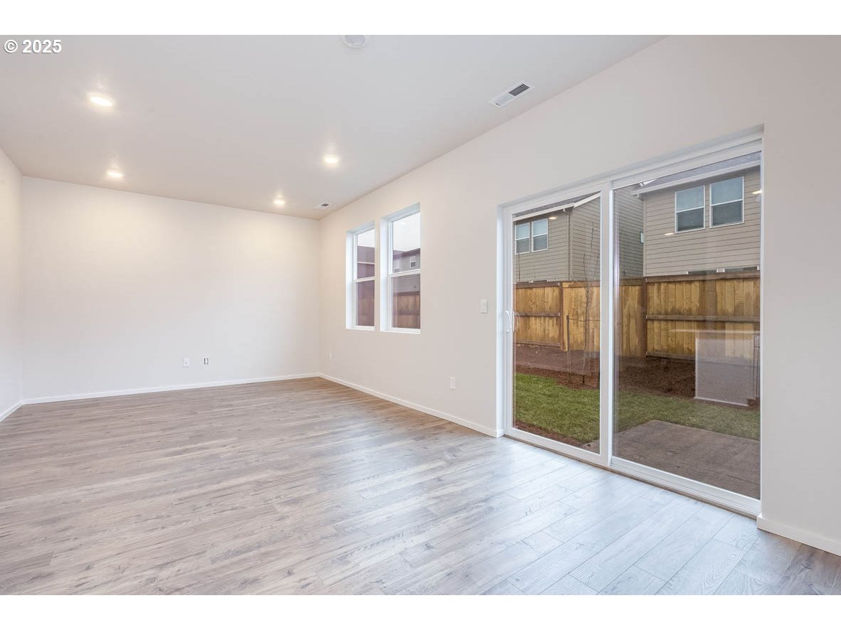 467 Pietro Ne Property Photo 5