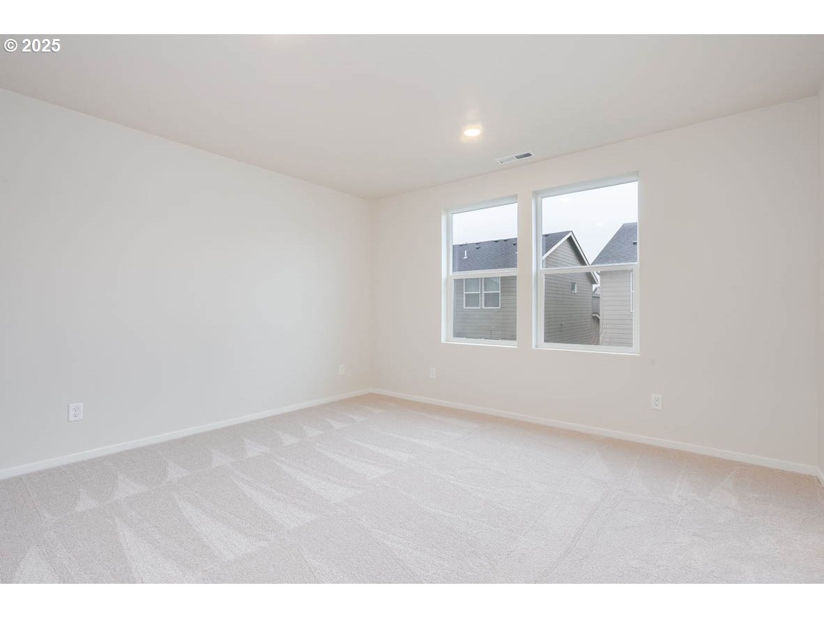 467 Pietro Ne Property Photo 13
