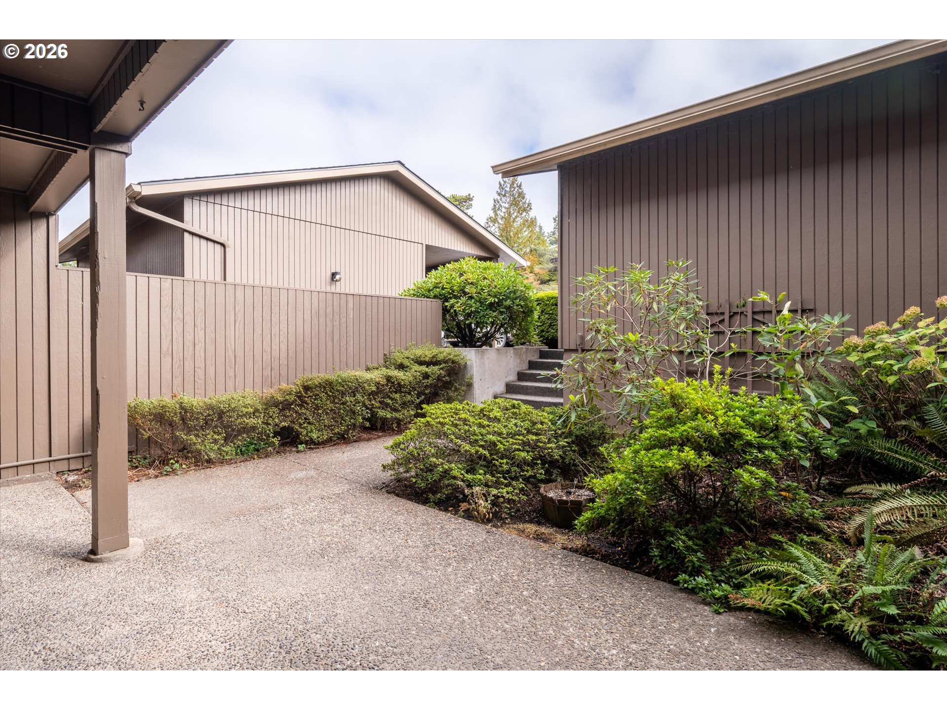 2295 Ridgeway Dr Property Photo 4
