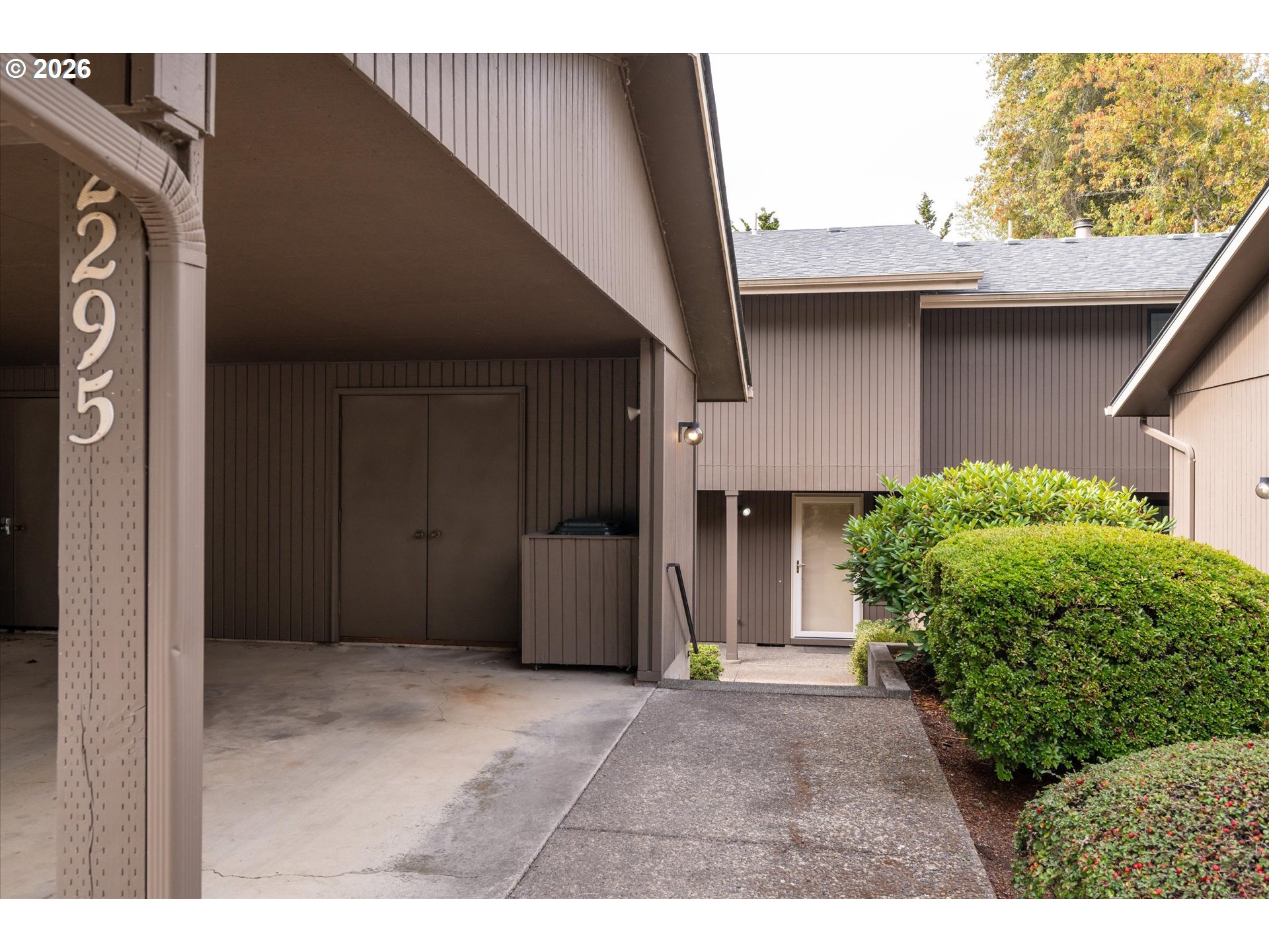 2295 Ridgeway Dr Property Photo 6
