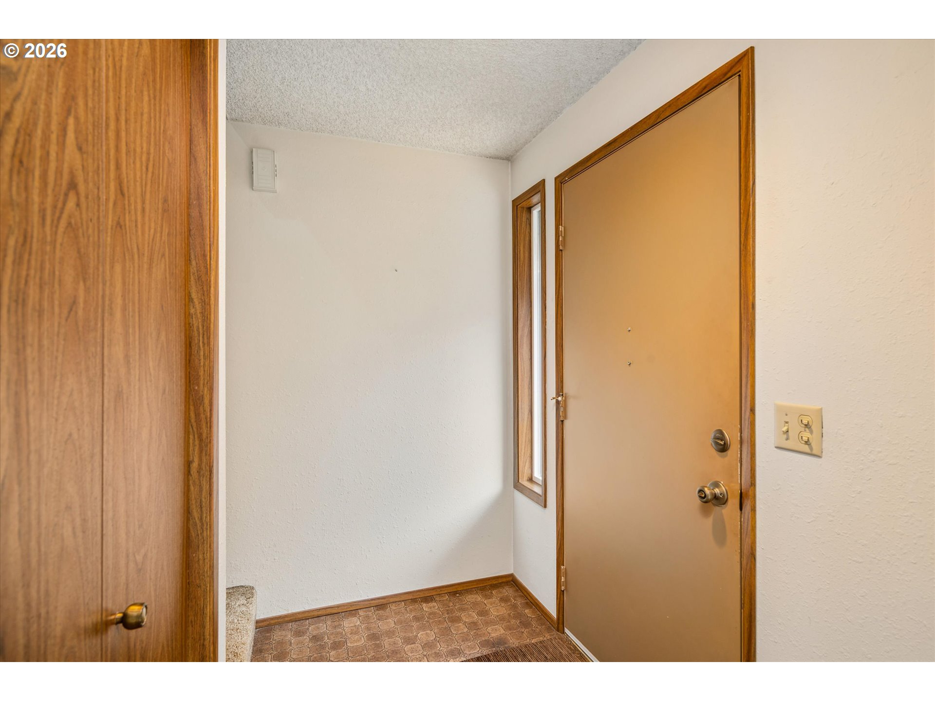 2295 Ridgeway Dr Property Photo 9