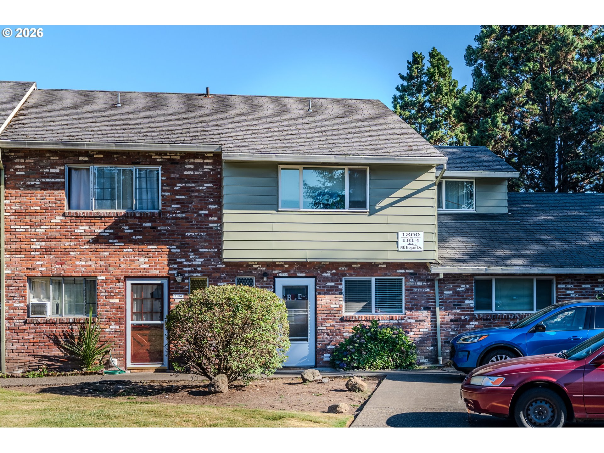 1802 Ne Hogan Dr Property Photo 5