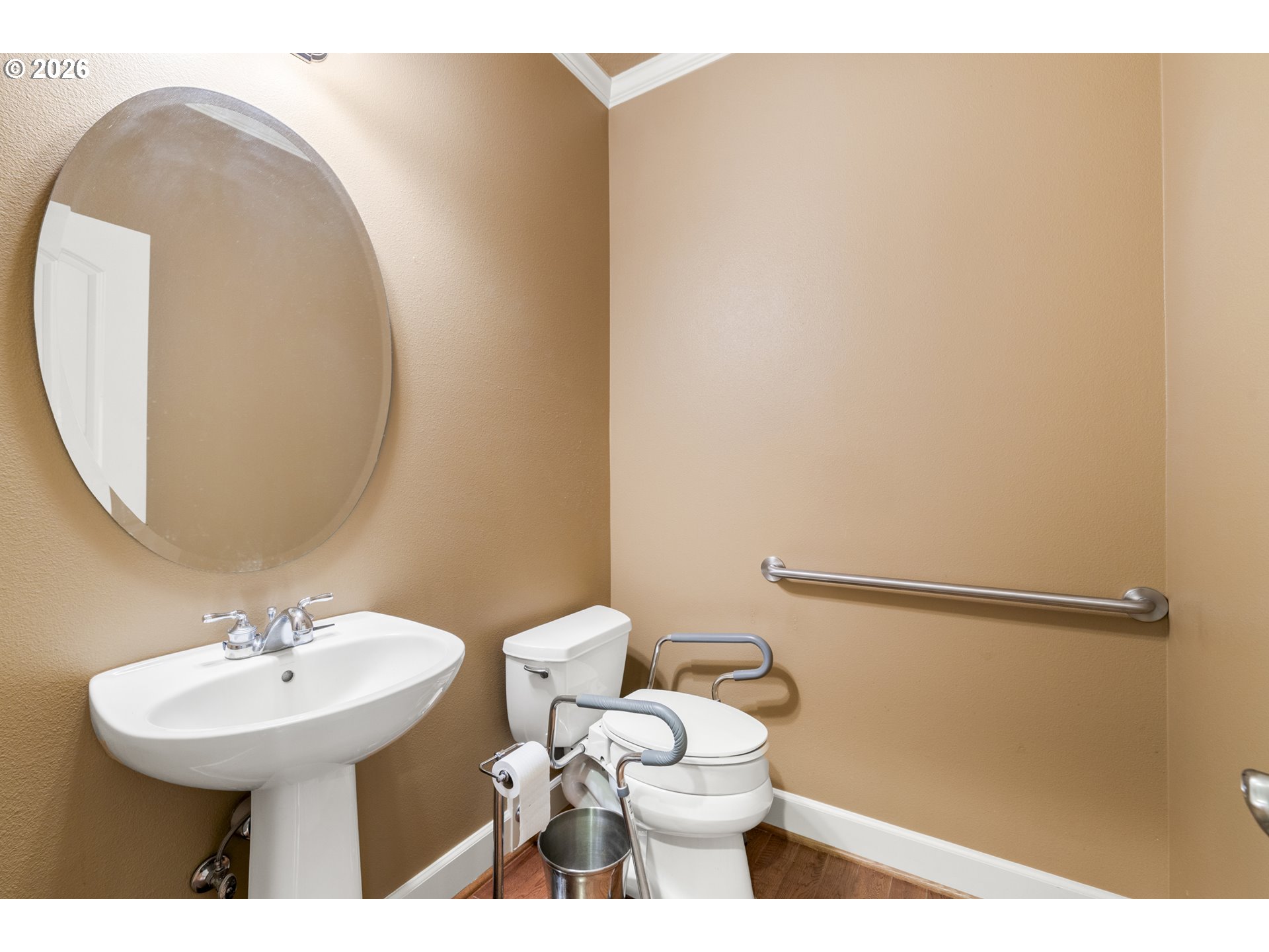641 Troon Ave Property Photo 16