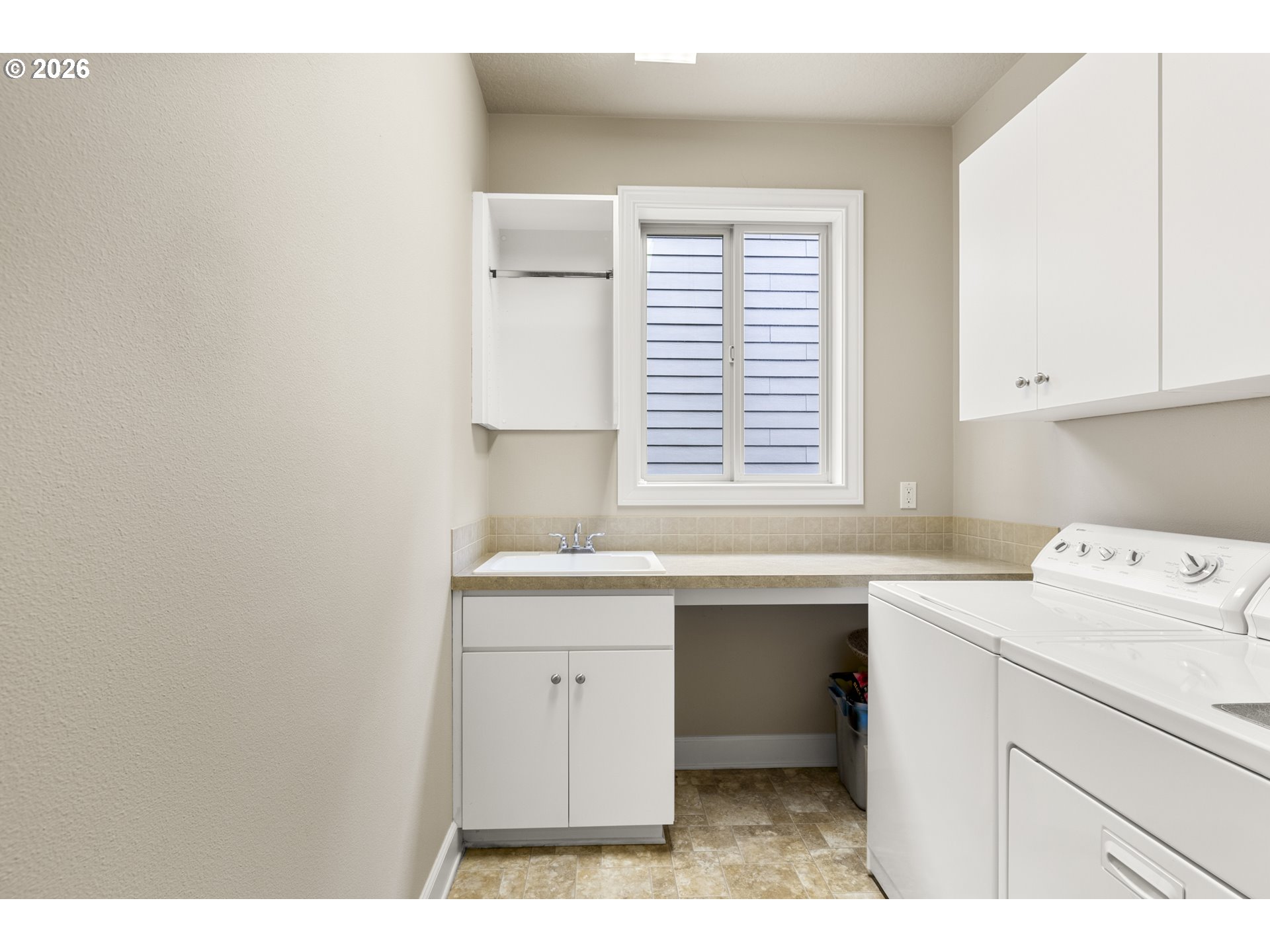 641 Troon Ave Property Photo 27