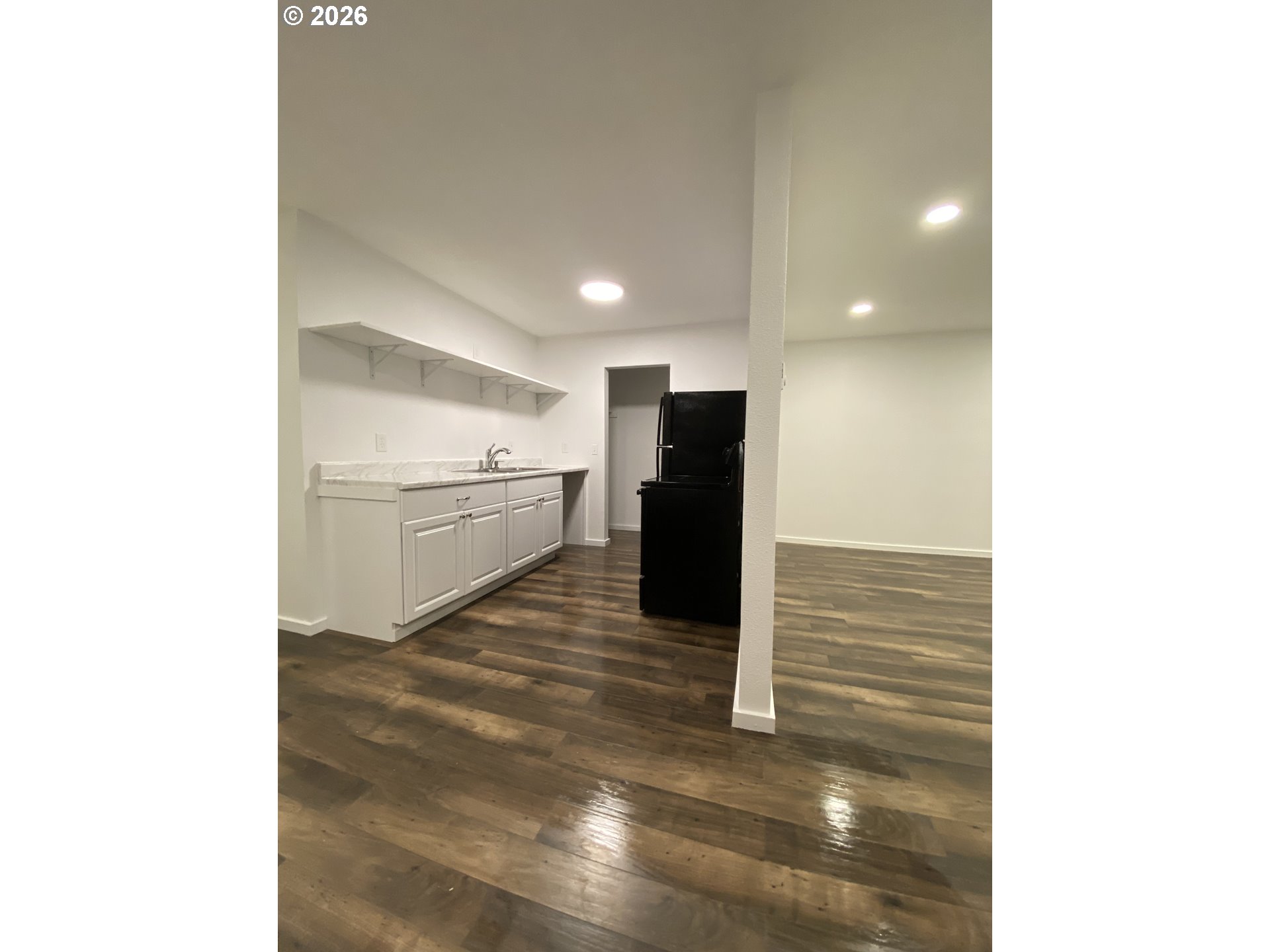 850 W Powell Blvd Property Photo 8