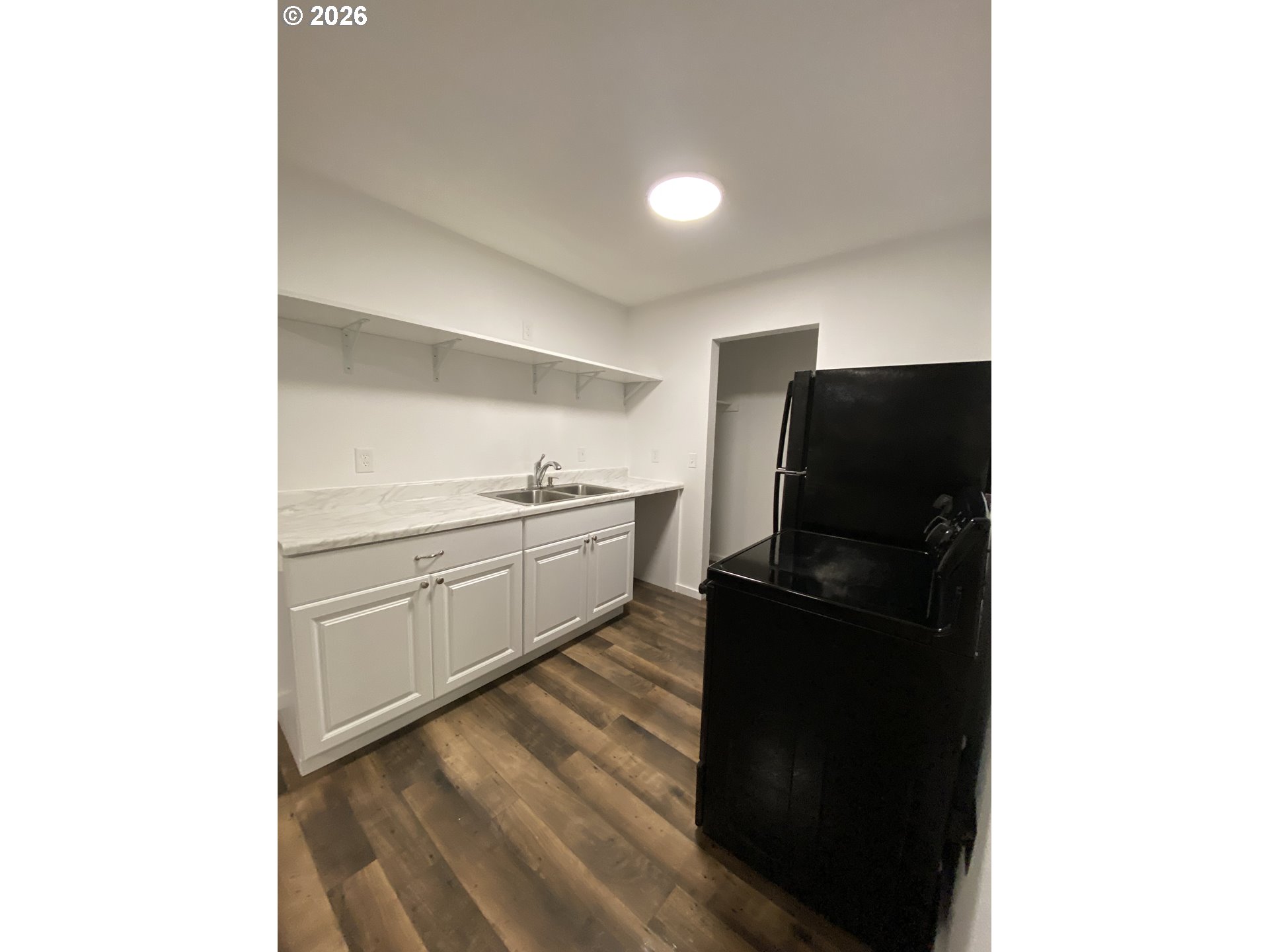 850 W Powell Blvd Property Photo 10