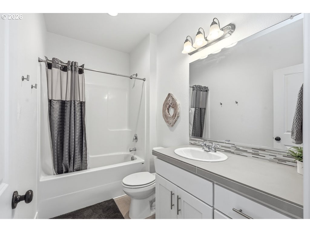 2574 Brackenfern Rd Property Photo 7