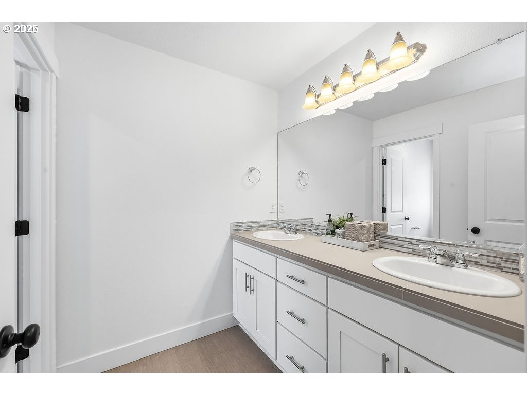 2574 Brackenfern Rd Property Photo 31