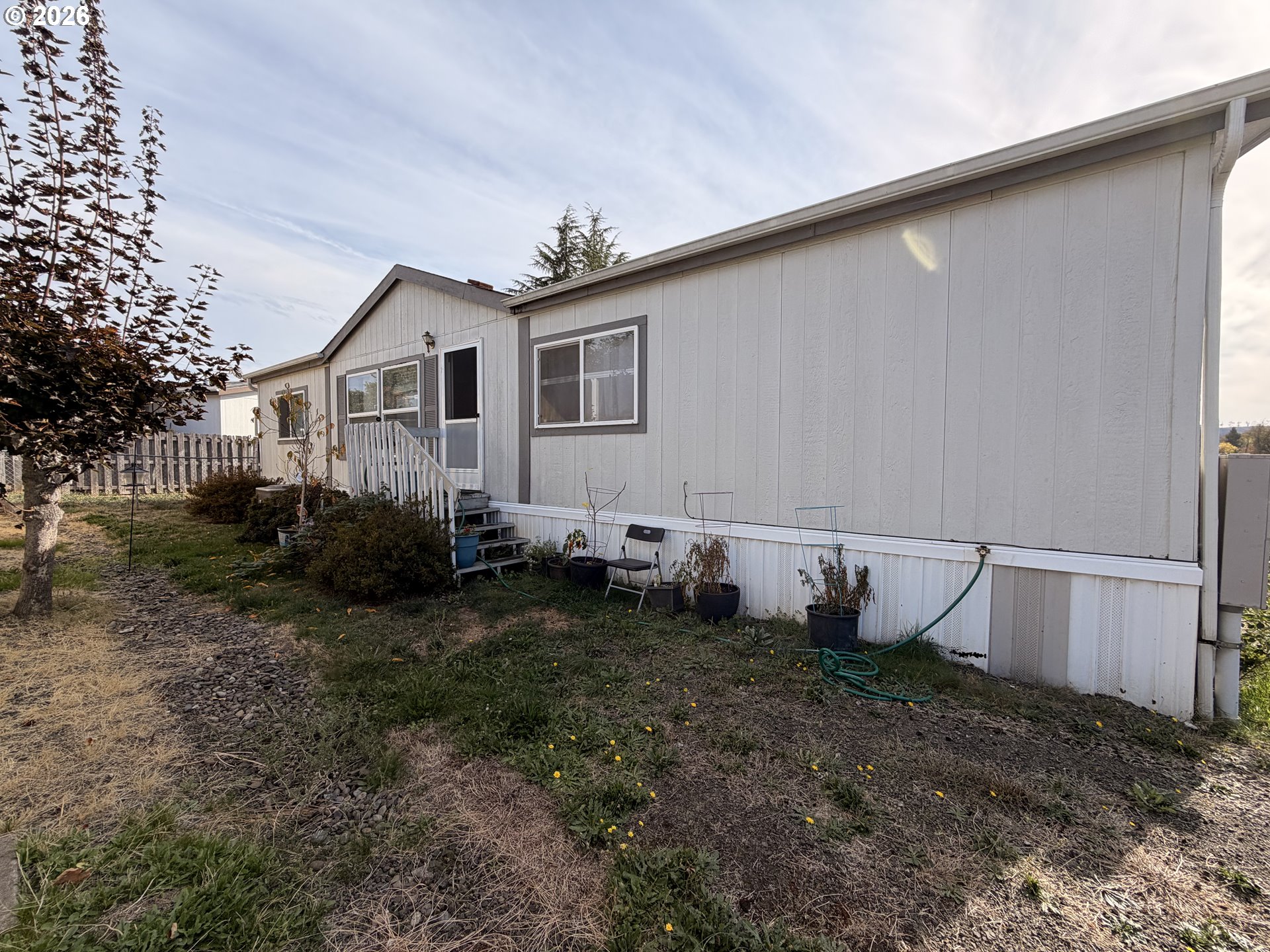 212 NW BREE DR Property Photo 1