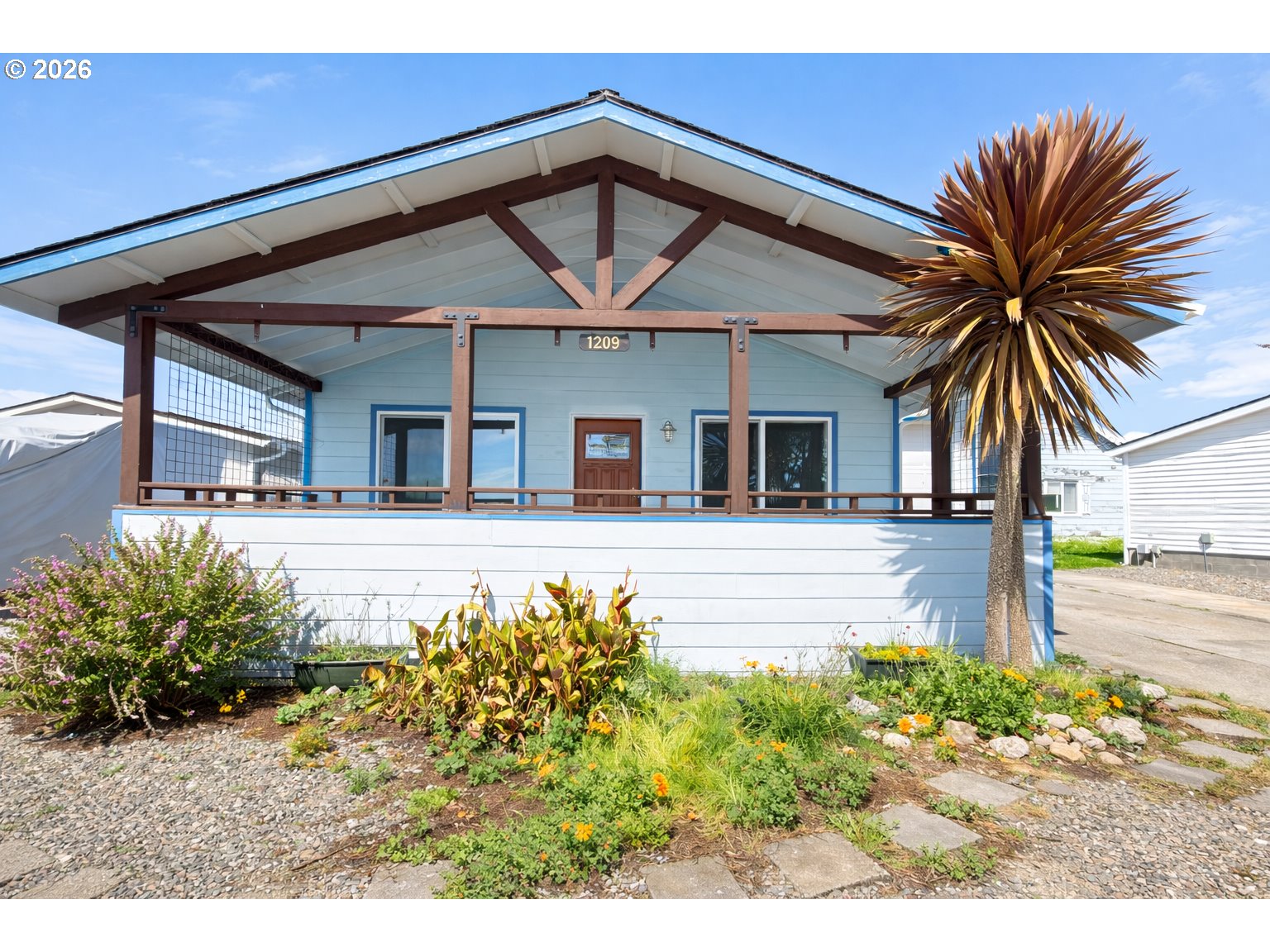 1209 ROWLAND LN Property Photo 1