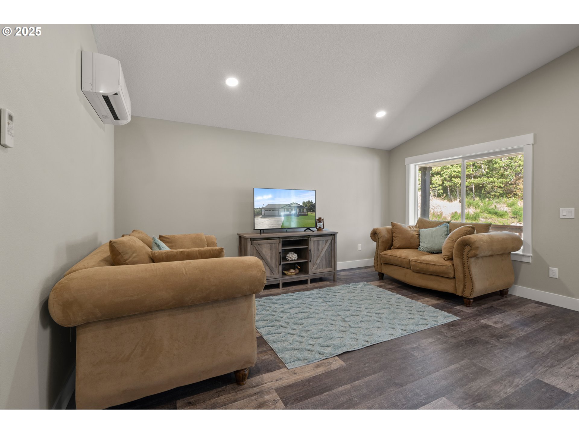 31401 J Pl Property Photo 12