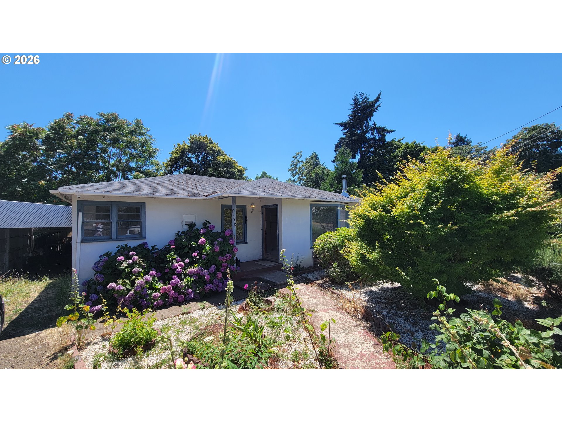 168 Ne Broadway St Property Photo 1