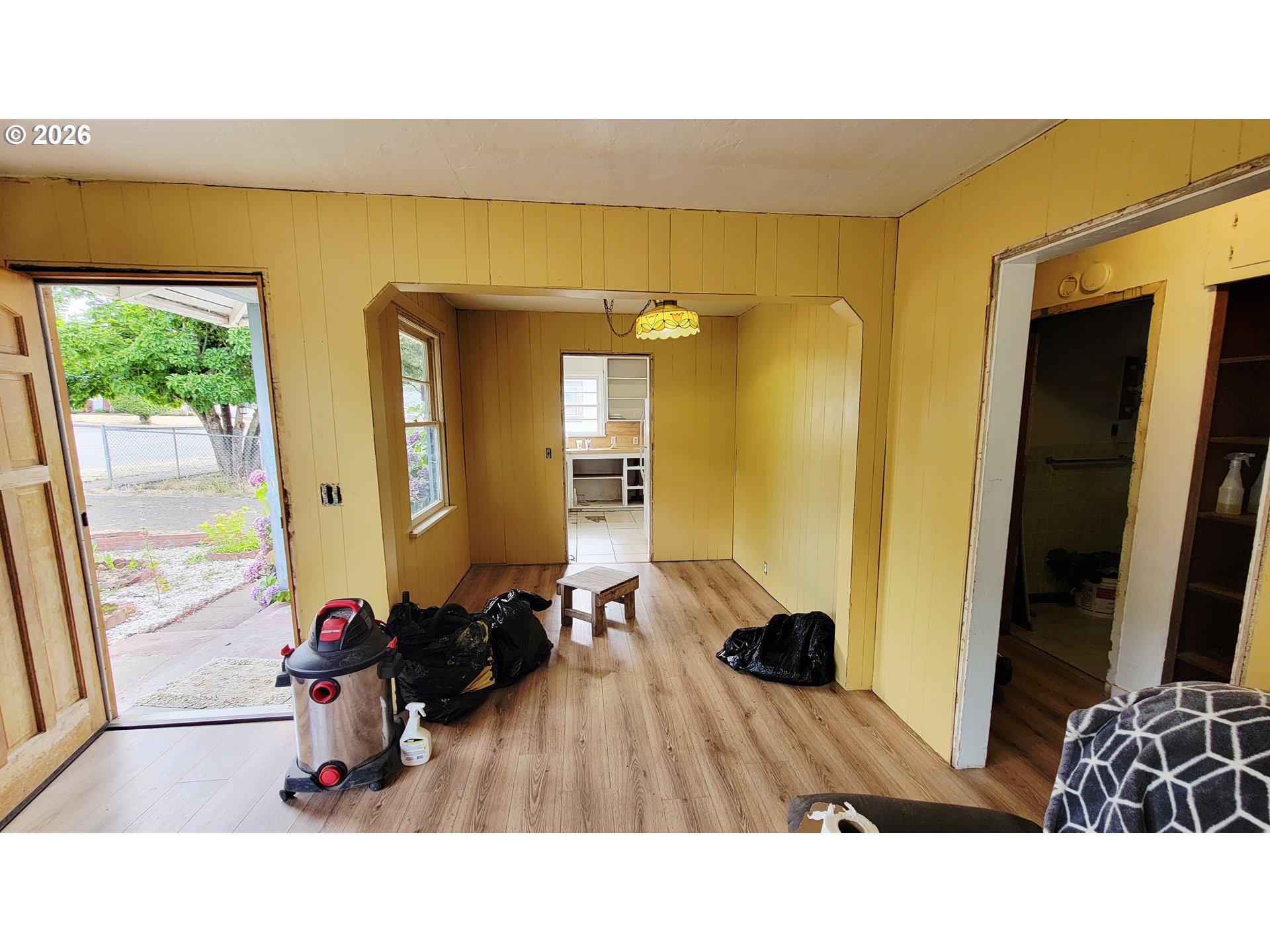 168 Ne Broadway St Property Photo 5