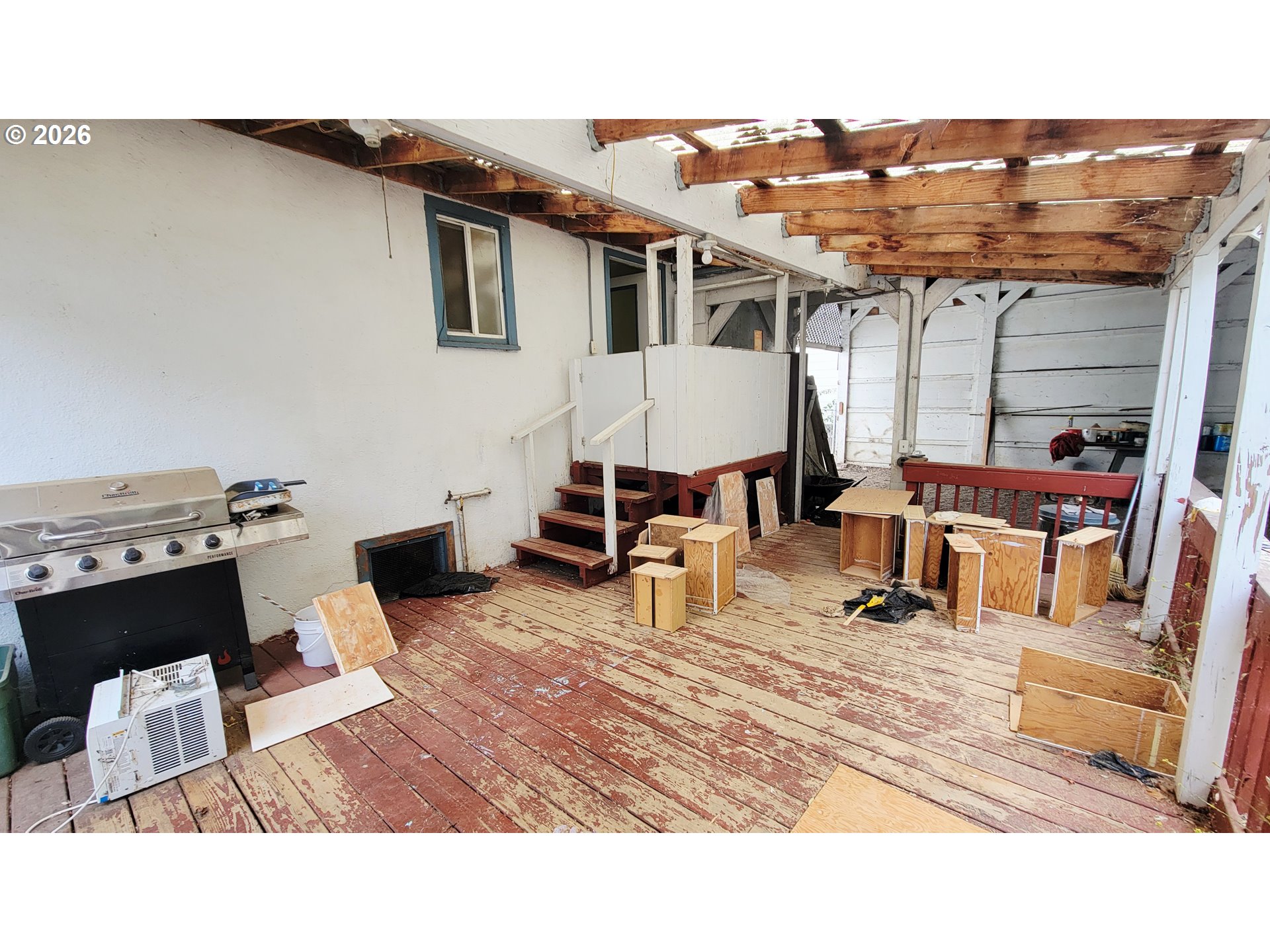 168 Ne Broadway St Property Photo 18