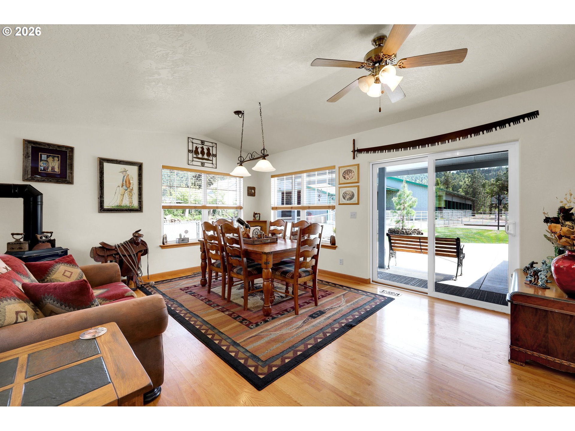 37410 Hills Creek Rd Property Photo 5