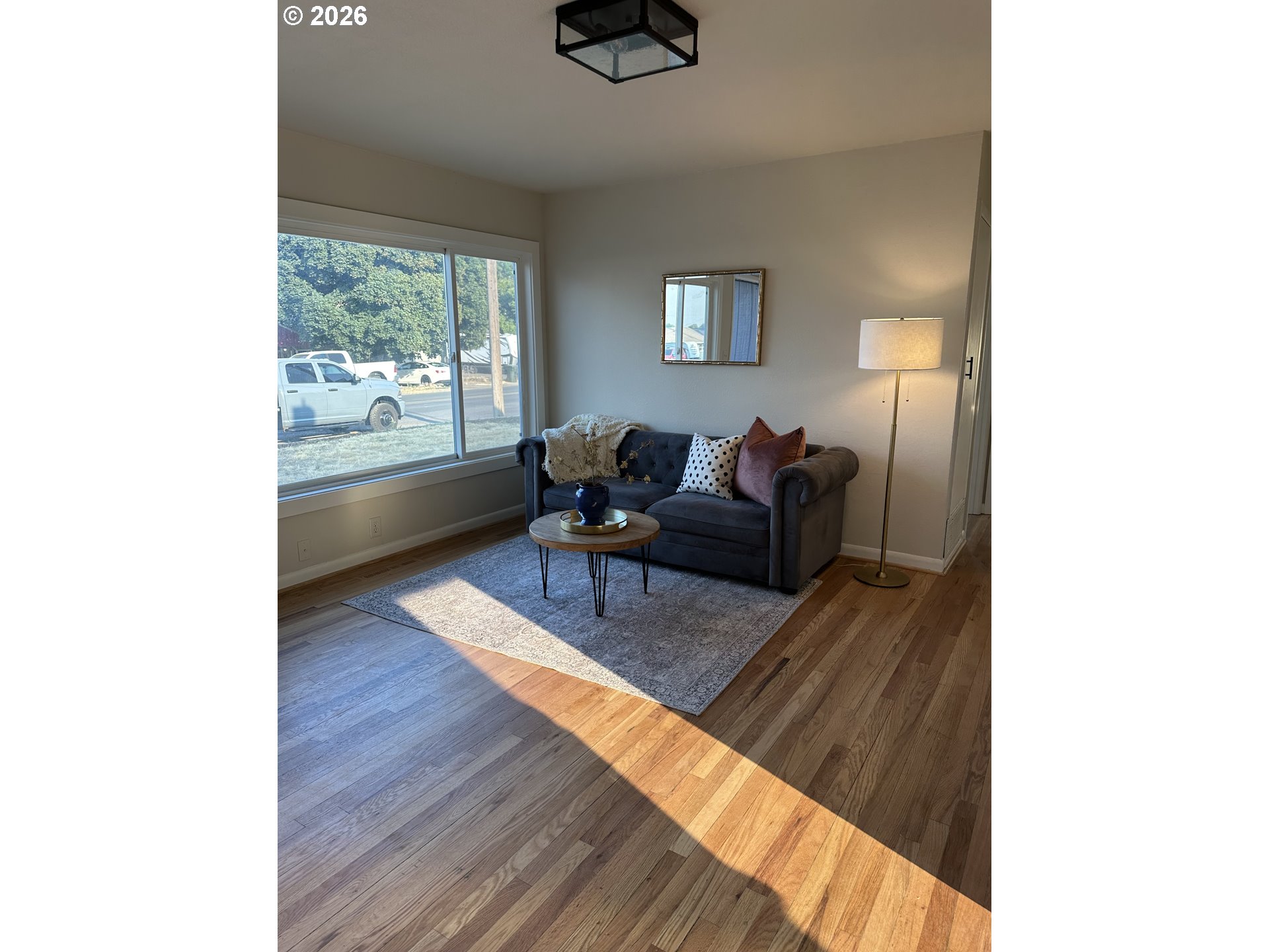 889 Sw Birch St Property Photo 12