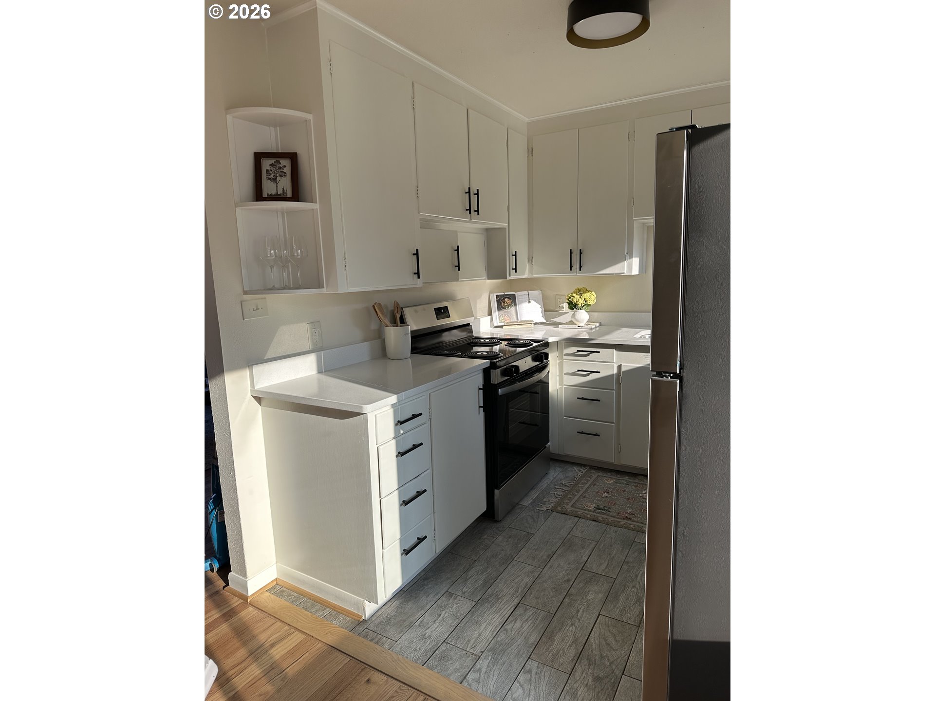 889 Sw Birch St Property Photo 15