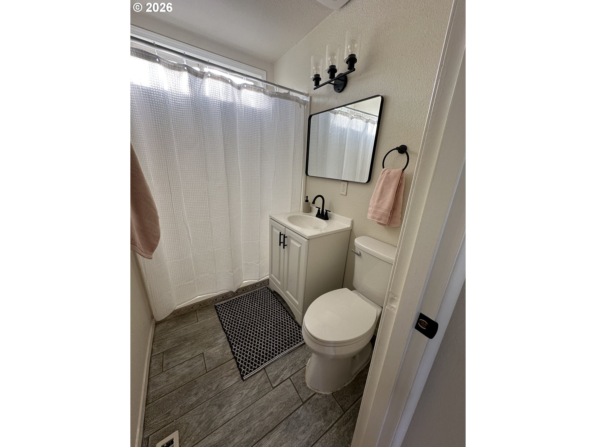 889 Sw Birch St Property Photo 25