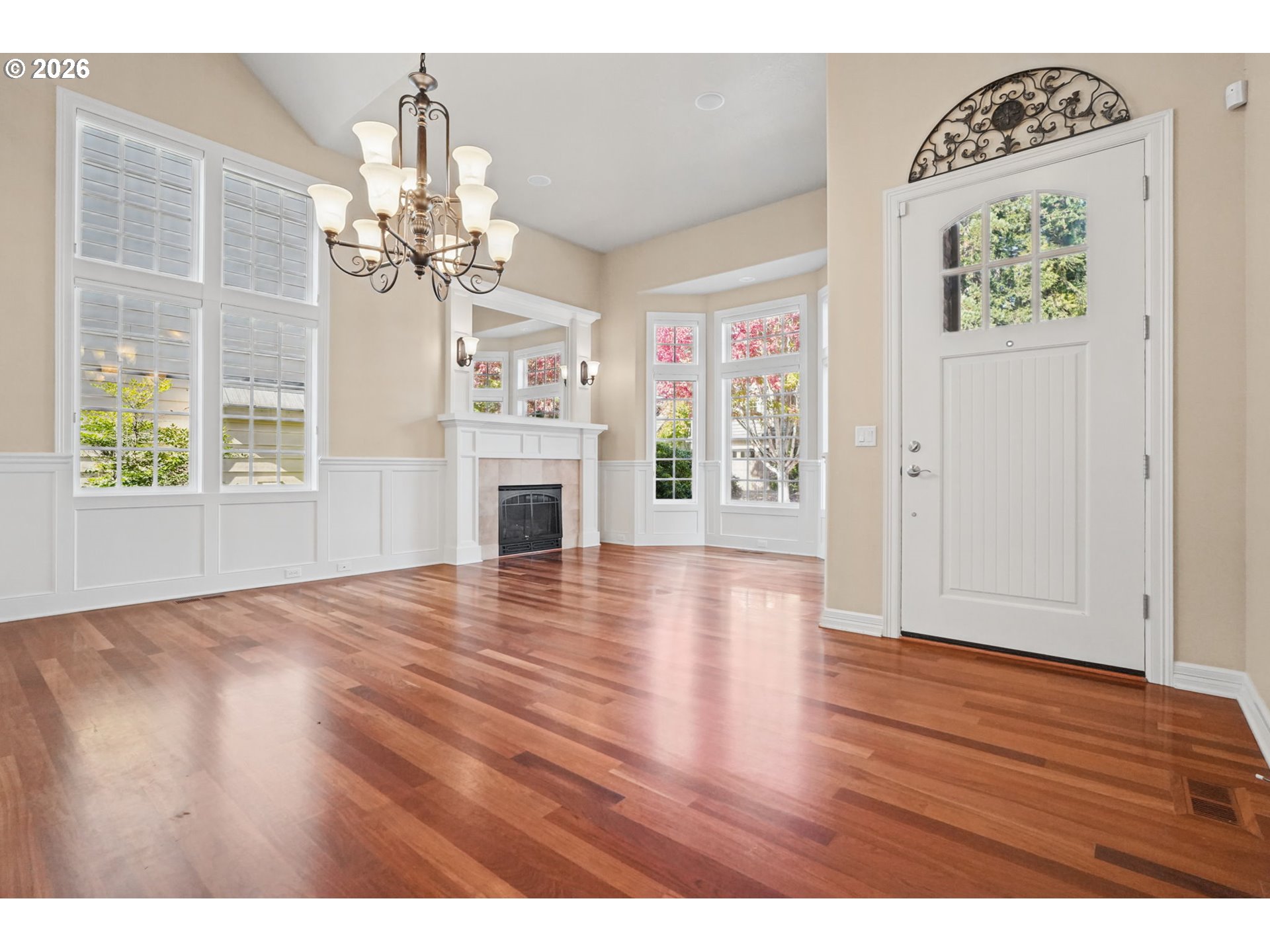 2240 Turnberry Ct Property Photo 6