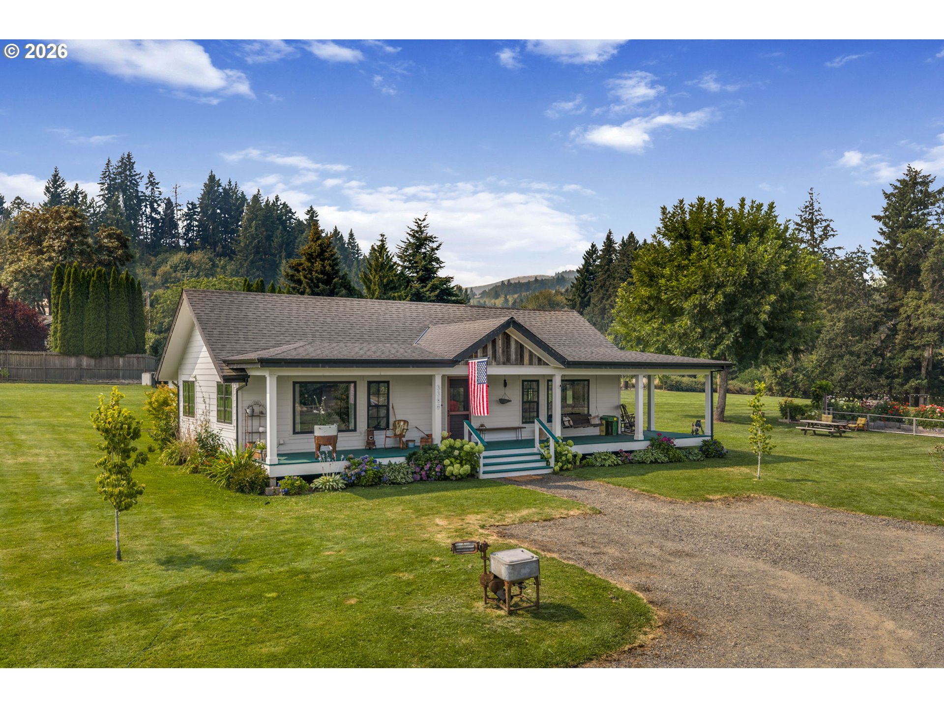 3386 Wyeast Rd Property Photo 1