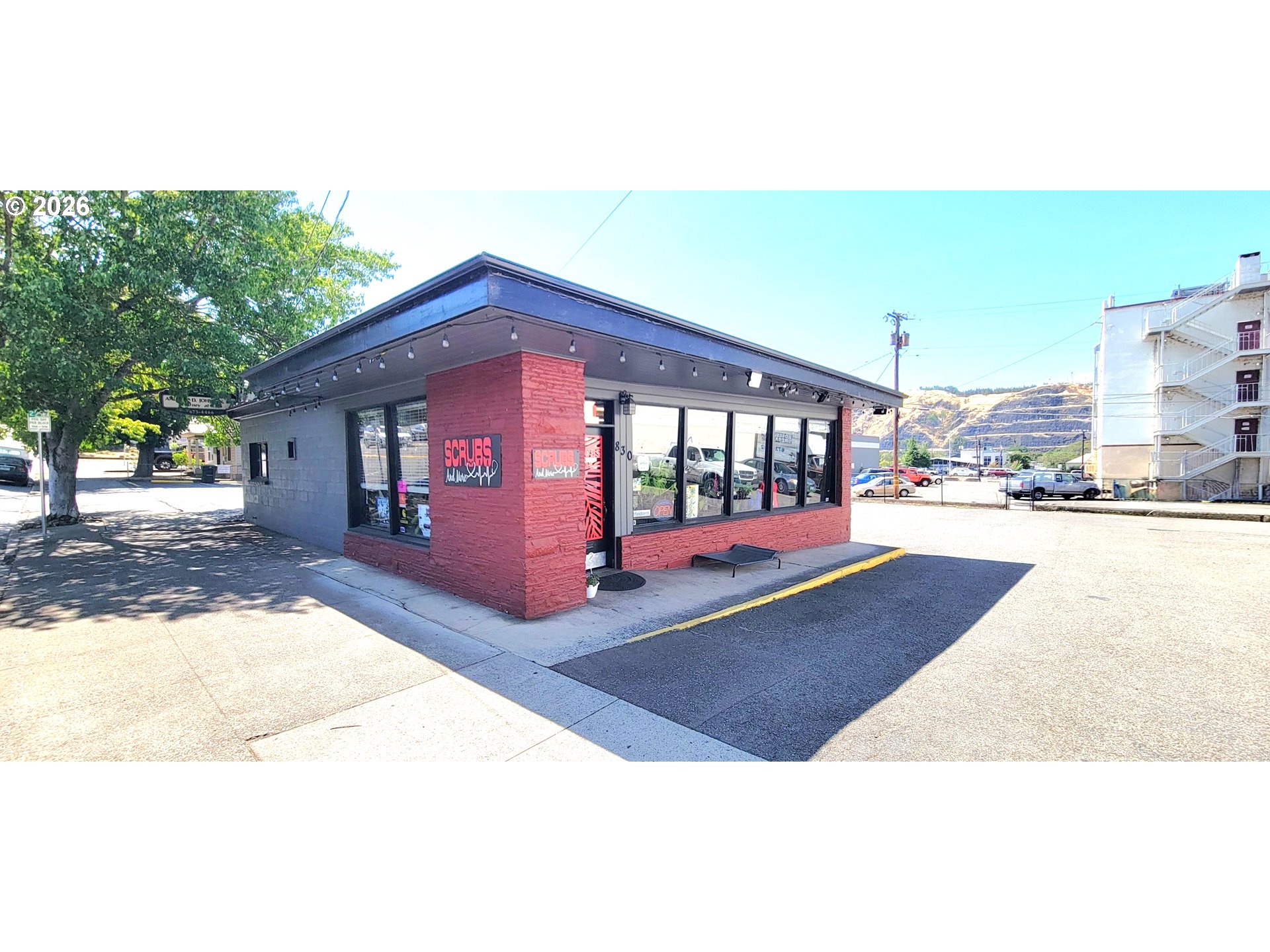 830 SE ROSE ST Property Photo 1