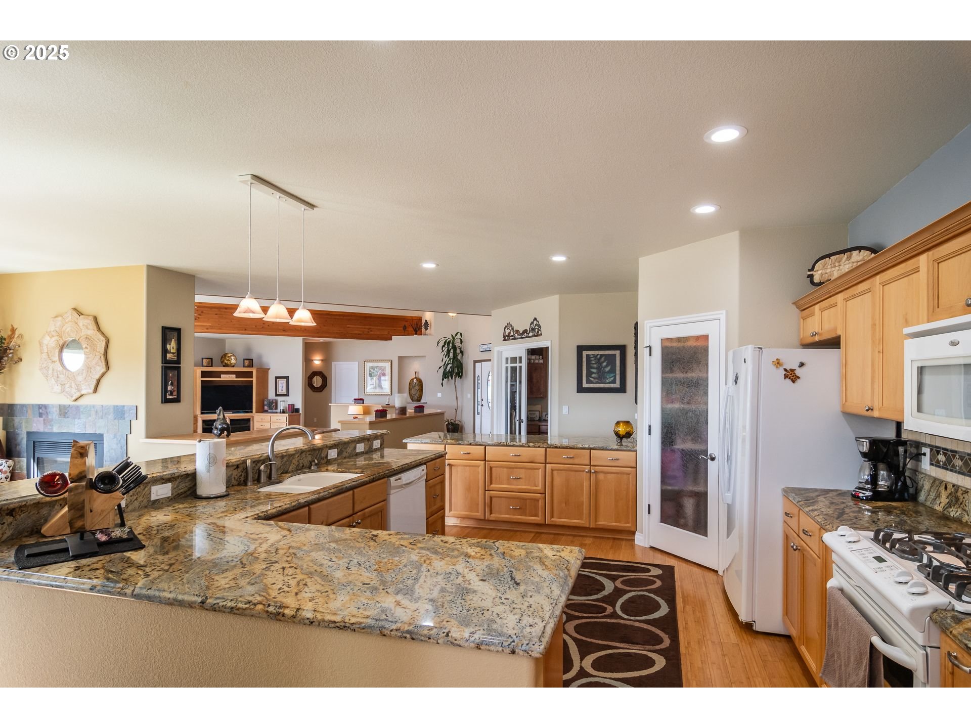 1000 Windy Mountain Ln Property Photo 11