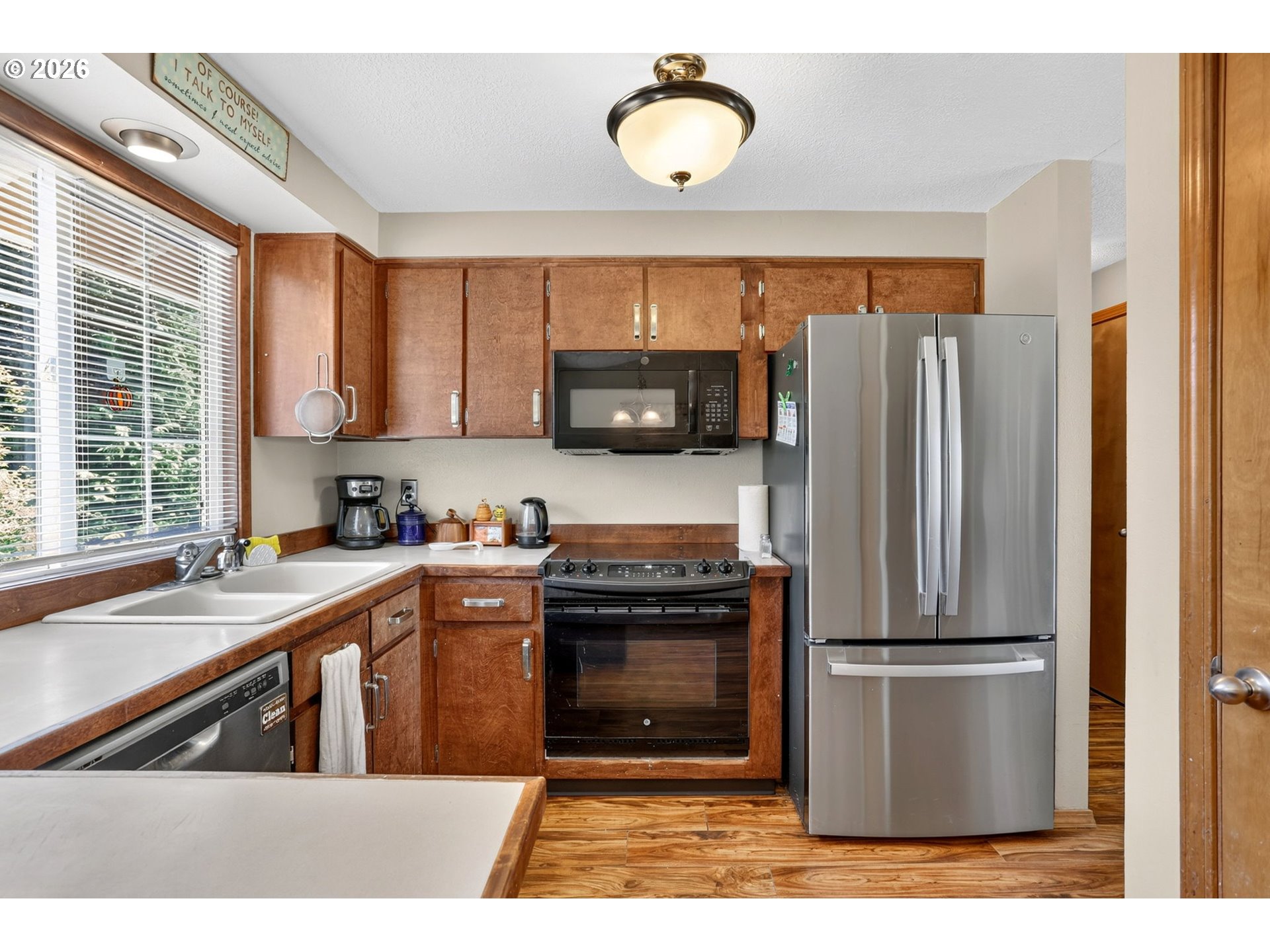 1600 Nw Angeline Ave Property Photo 6