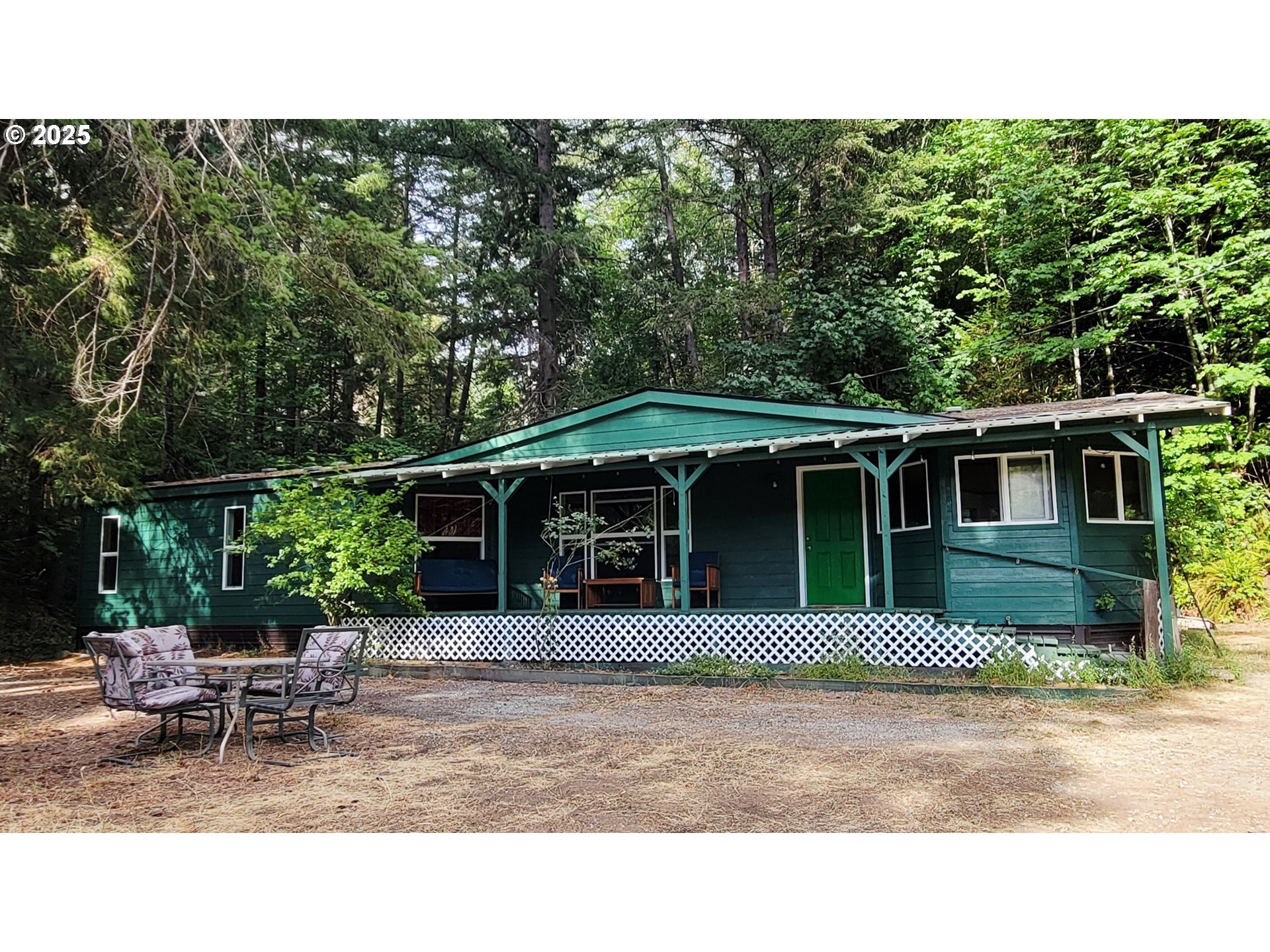 1097 LEES CREEK RD Property Photo 1