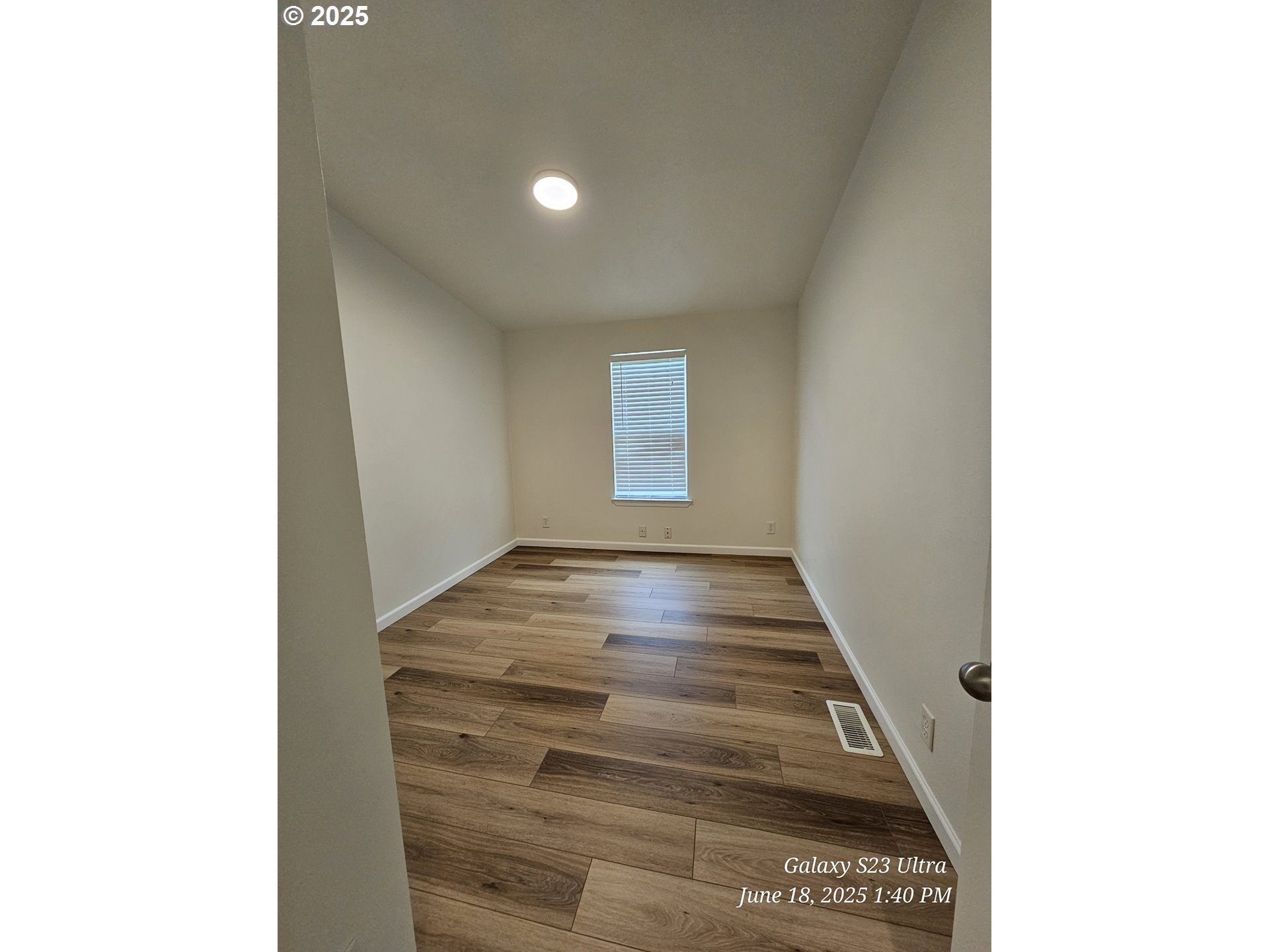 2110 Ne Willamette Ave Property Photo 9