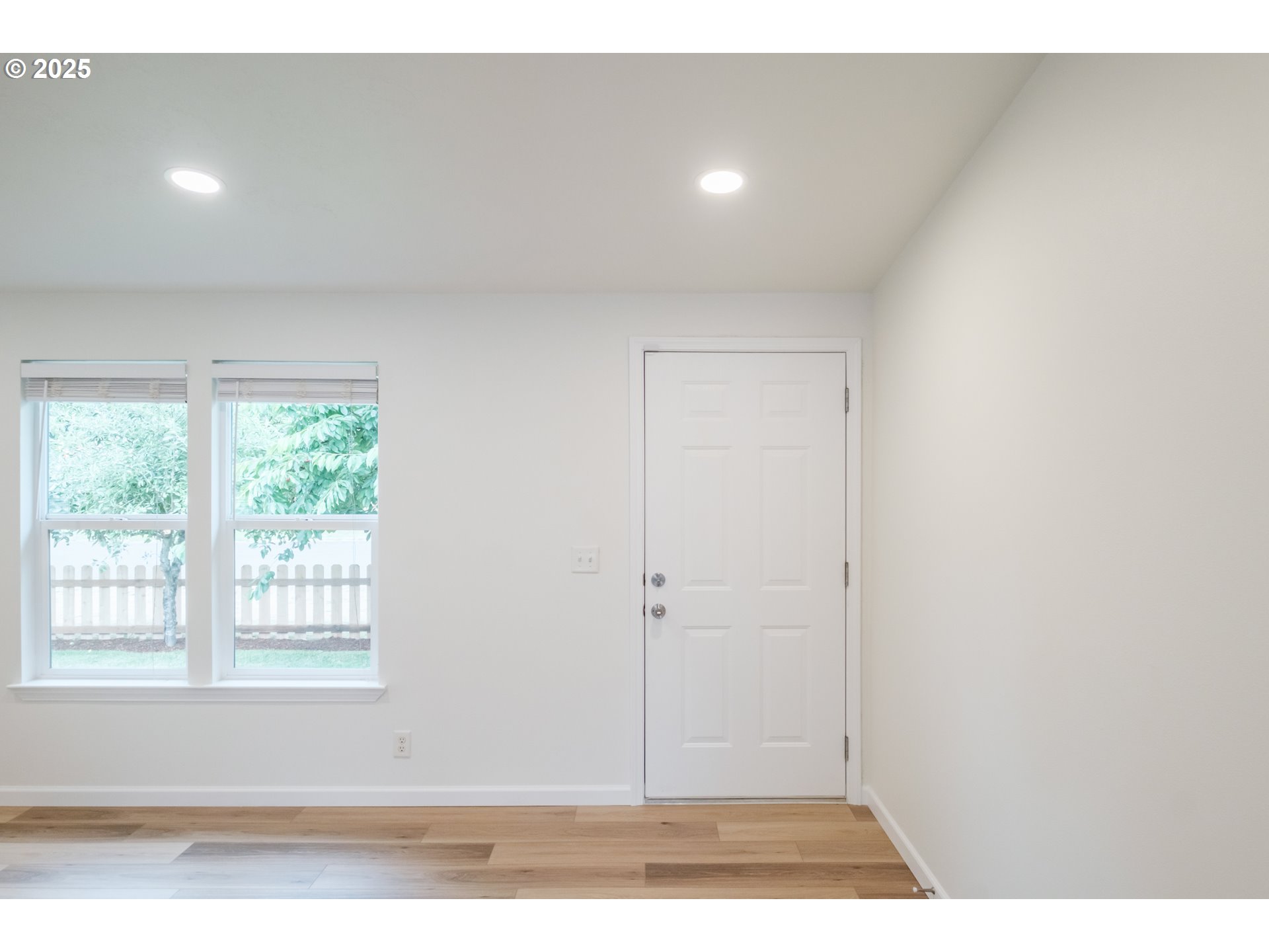 2110 Ne Willamette Ave Property Photo 13