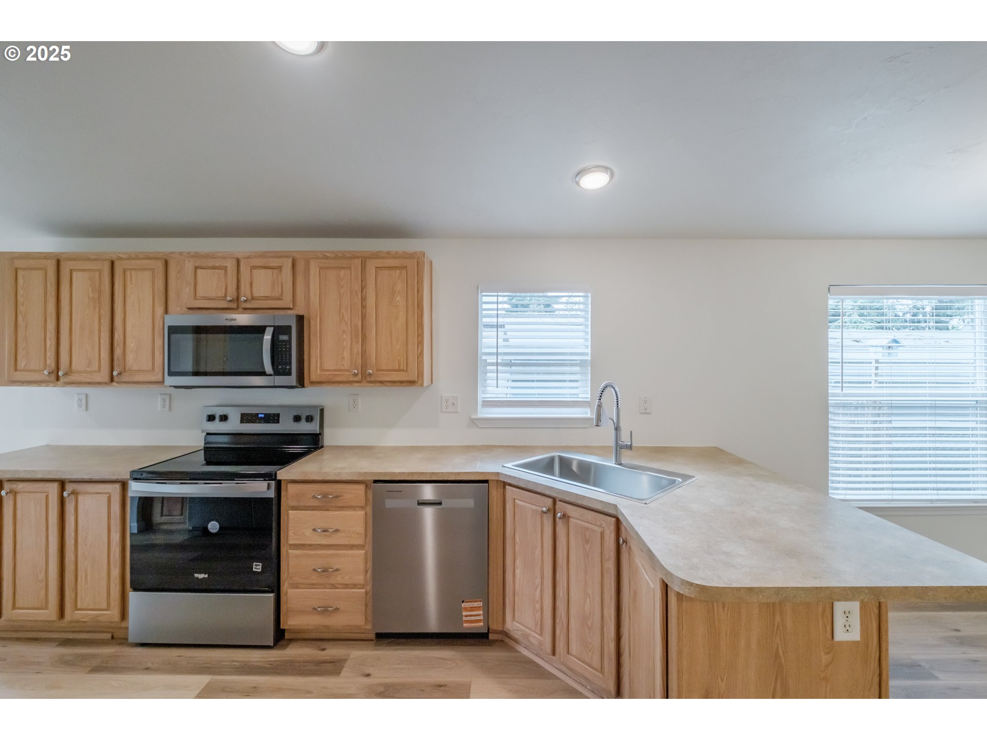 2110 Ne Willamette Ave Property Photo 18
