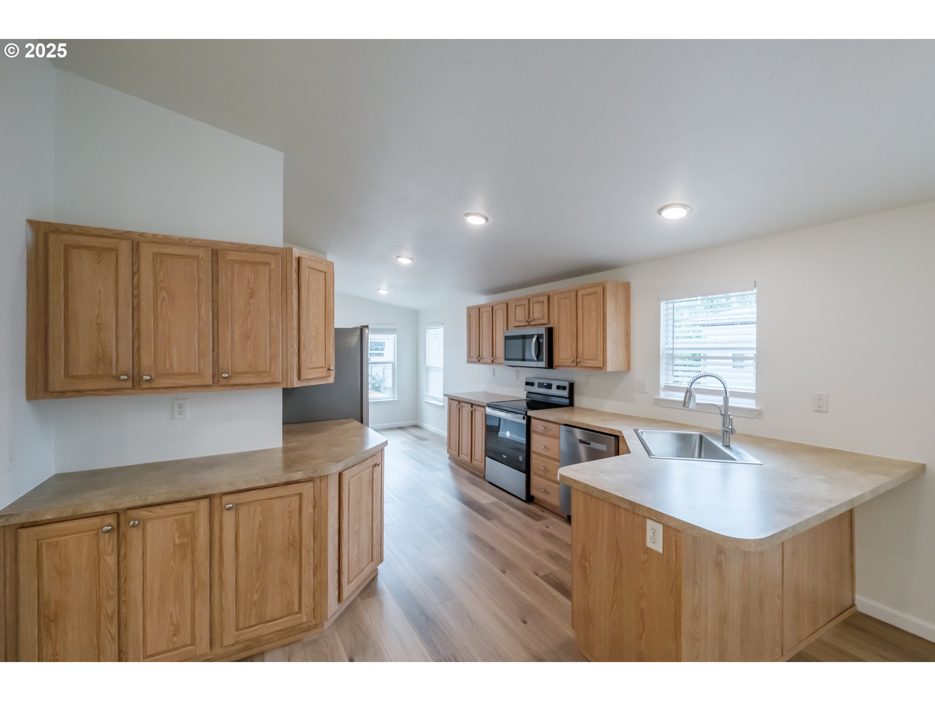 2110 Ne Willamette Ave Property Photo 19