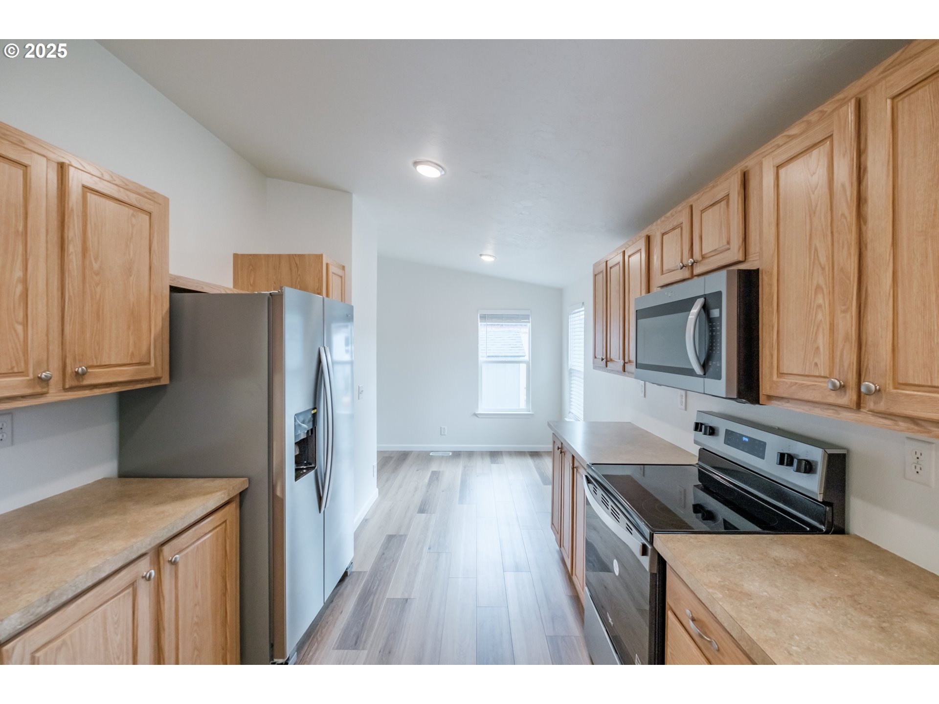 2110 Ne Willamette Ave Property Photo 22