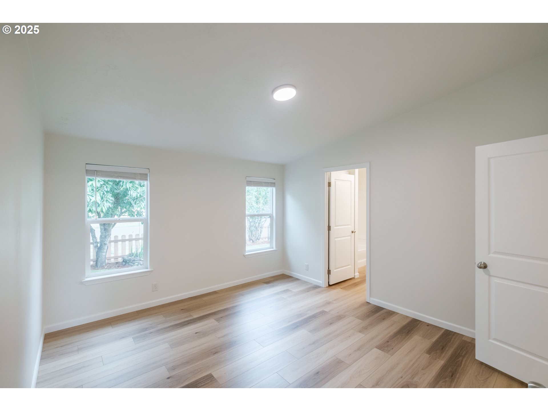 2110 Ne Willamette Ave Property Photo 26