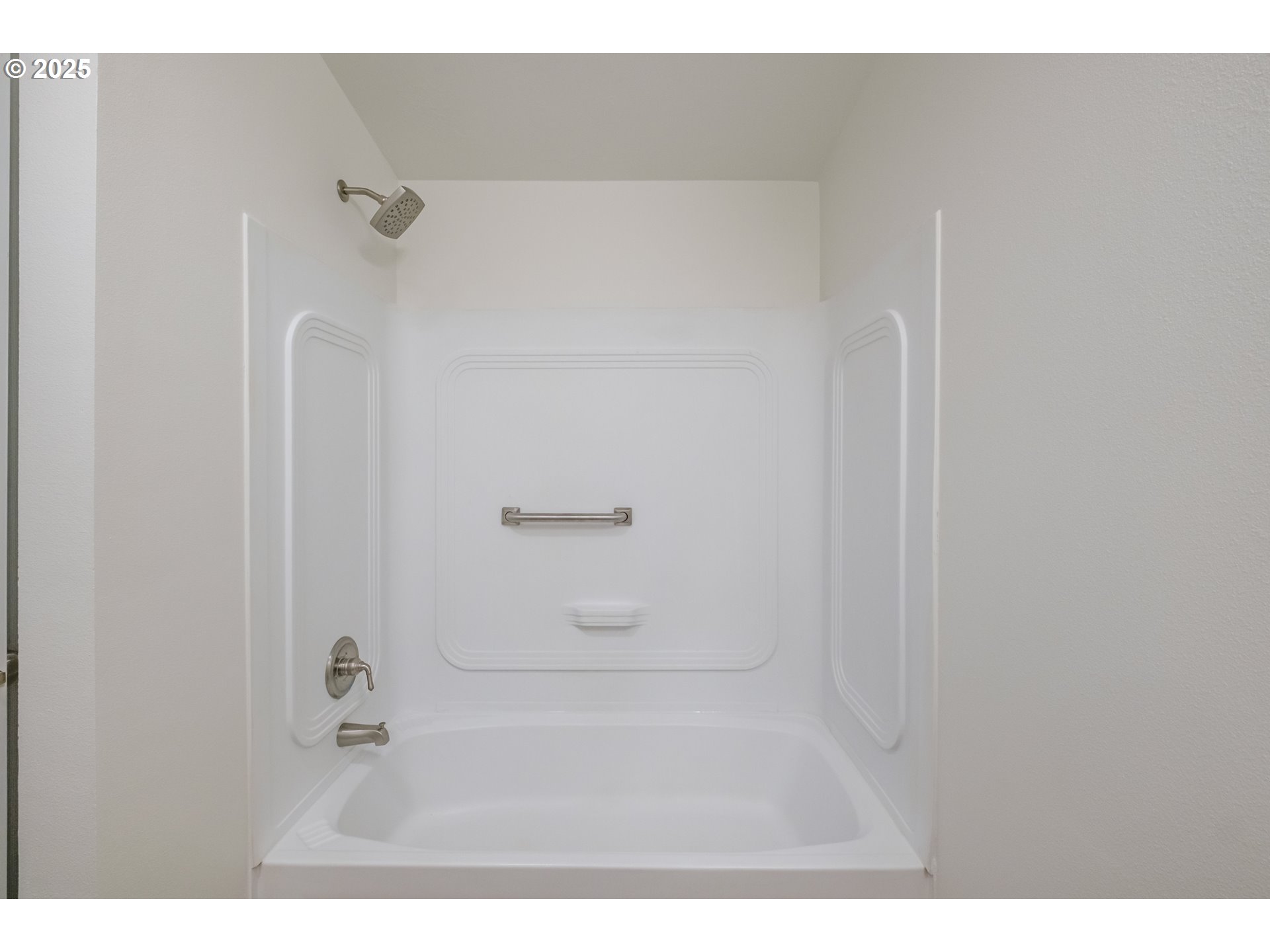 2110 Ne Willamette Ave Property Photo 33
