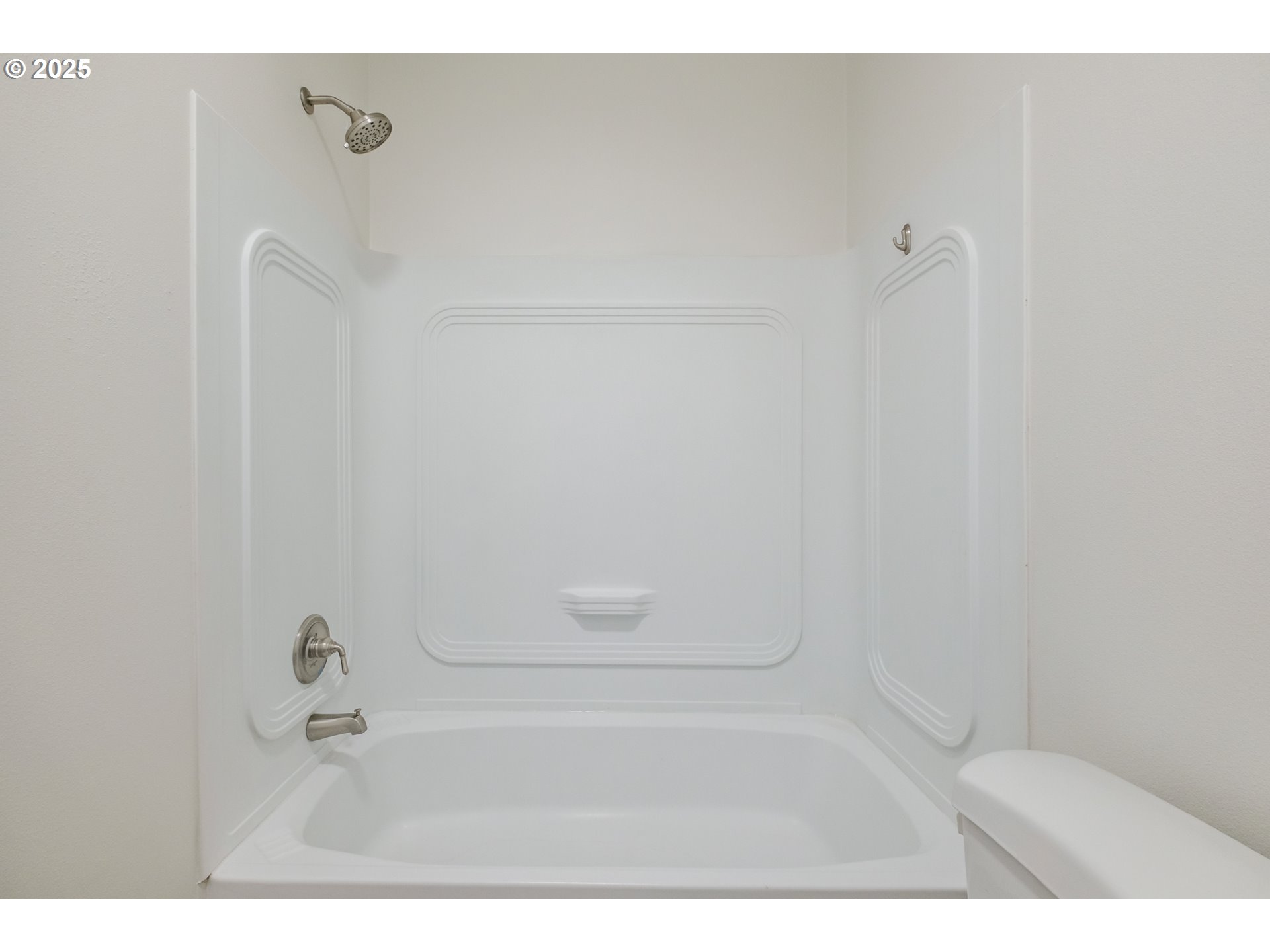 2110 Ne Willamette Ave Property Photo 43