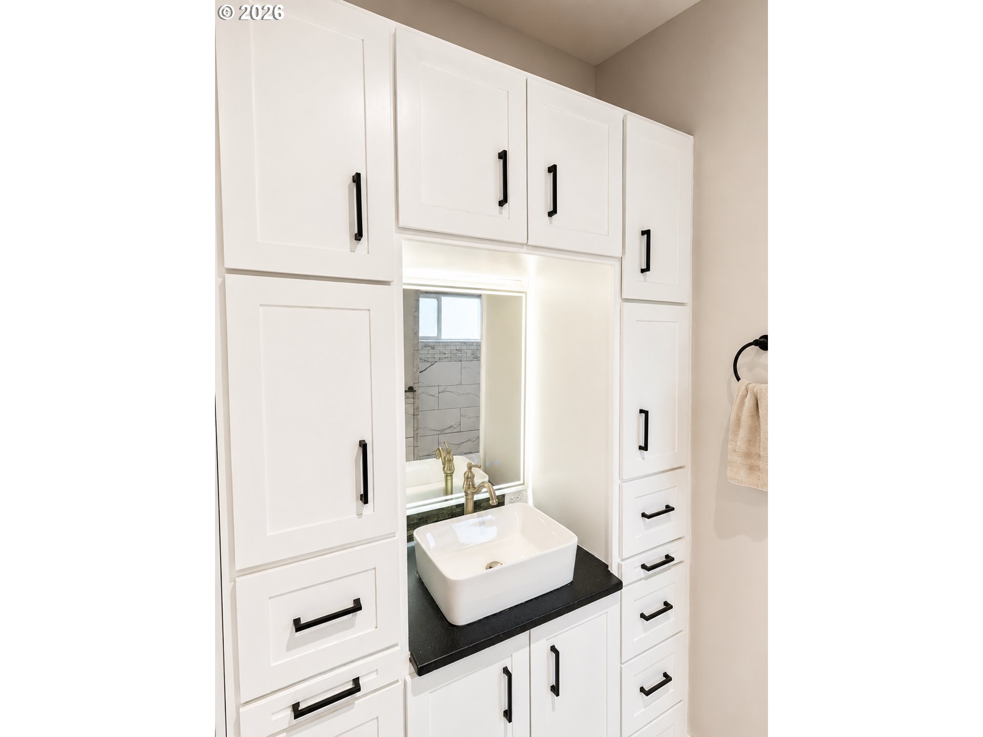 156 Pine Street Property Photo 11