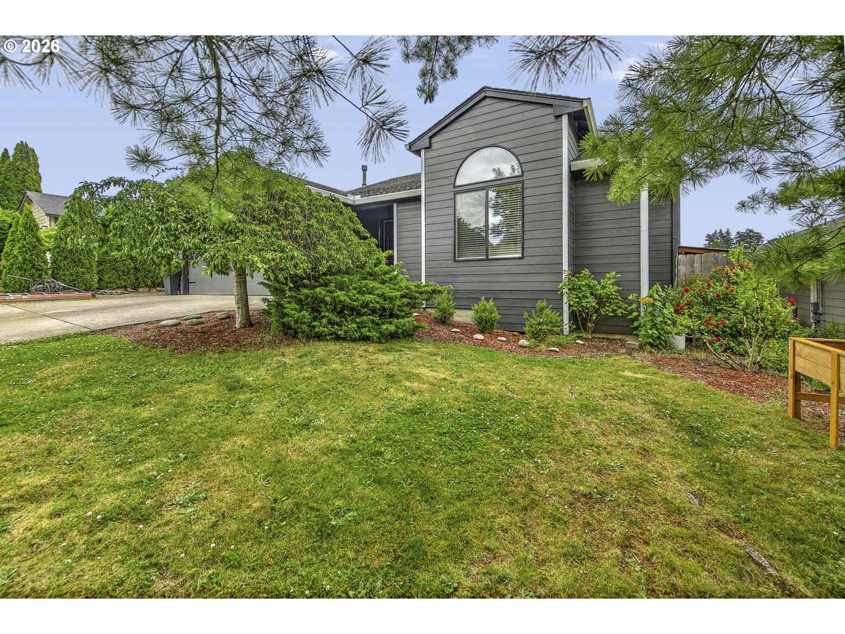 2448 Nw Norwood St Property Photo 4