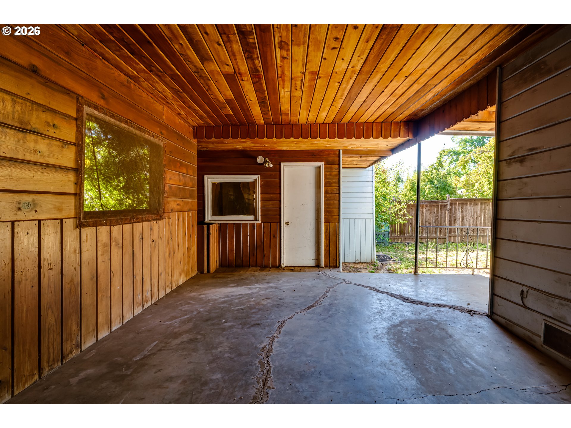 3015 Willamette St Property Photo 12