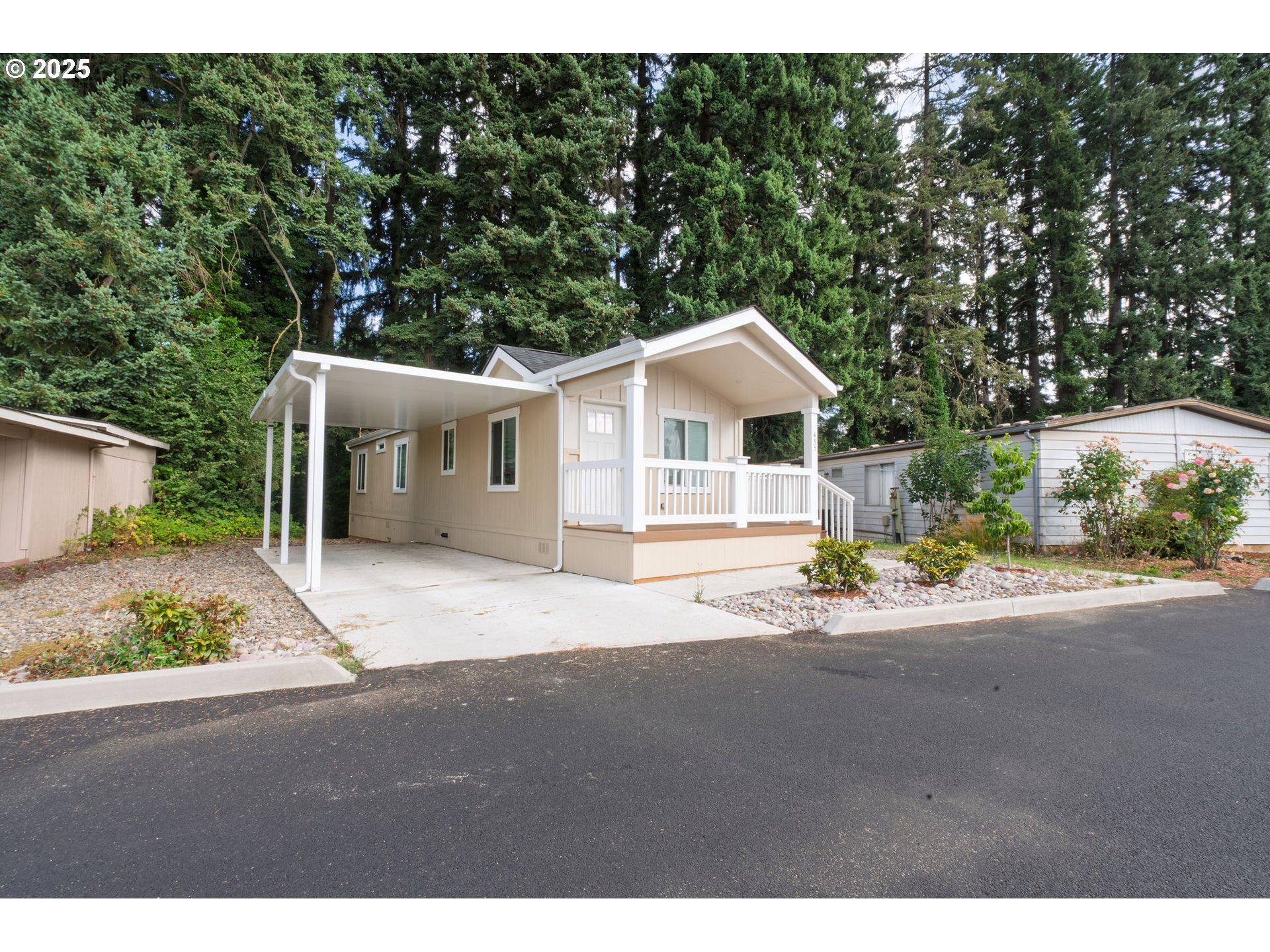 455 SW LIBERTY BELL DR 14 Property Photo 1