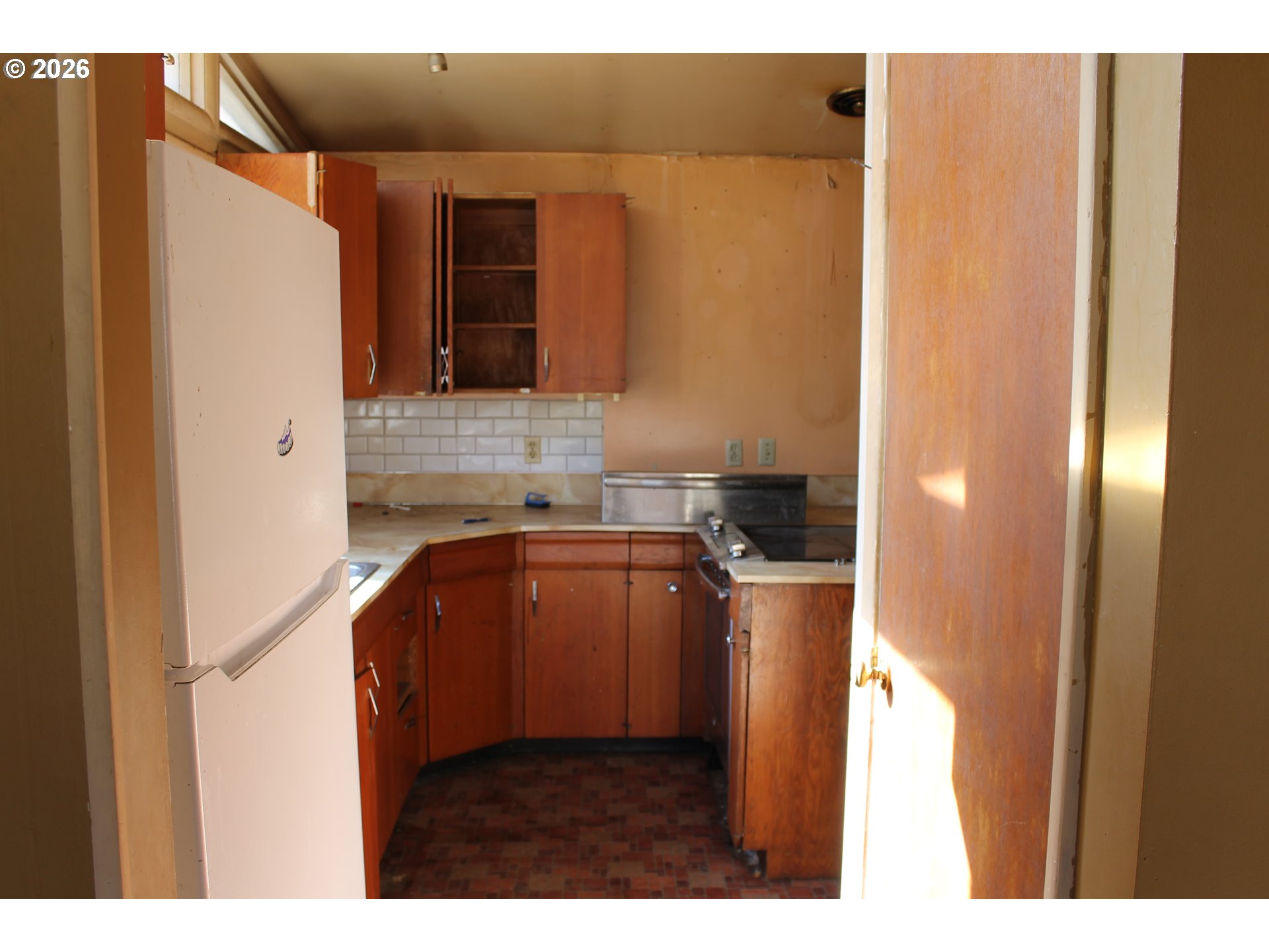 1740 Estes St Property Photo 3