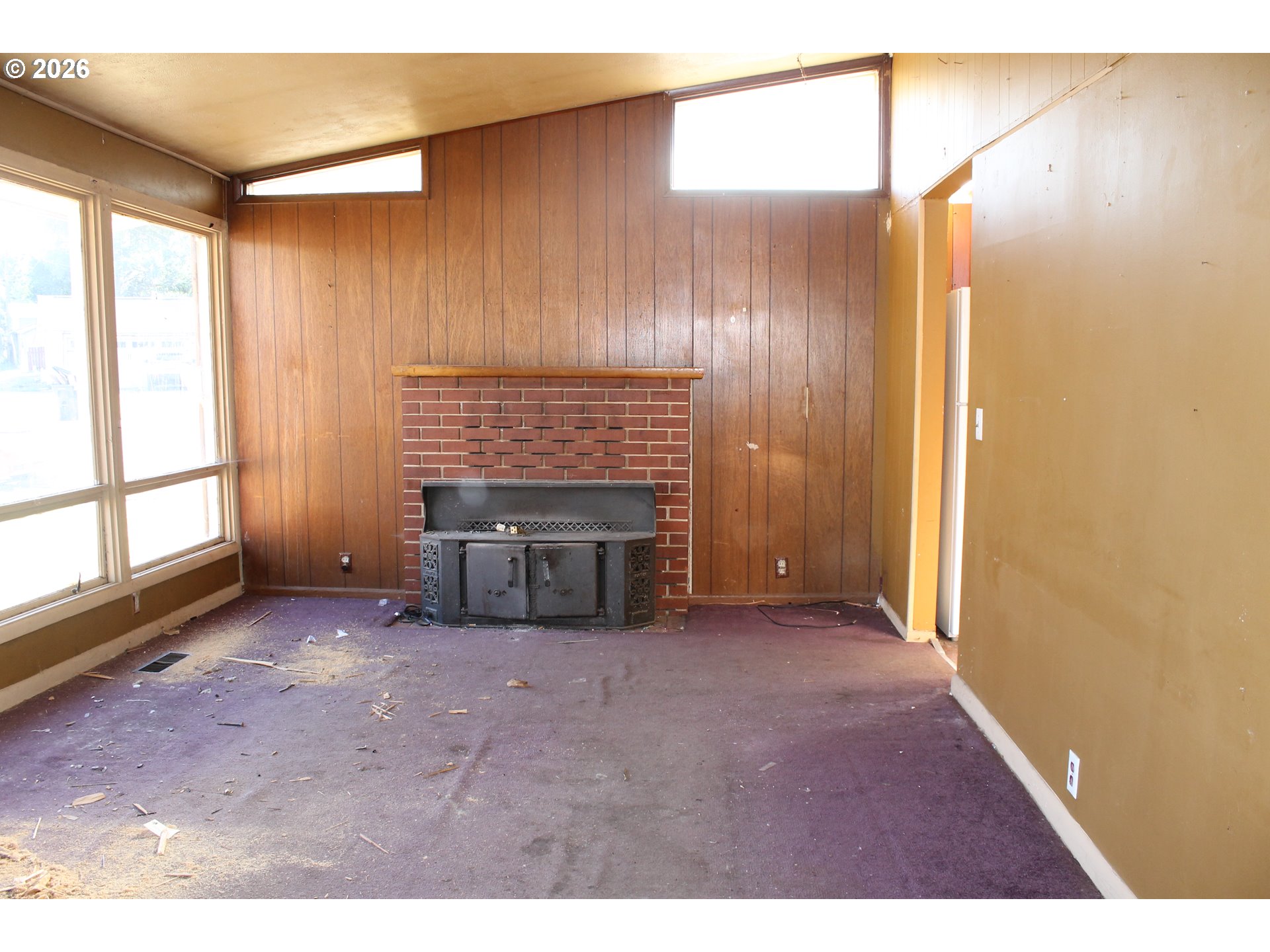 1740 Estes St Property Photo 4